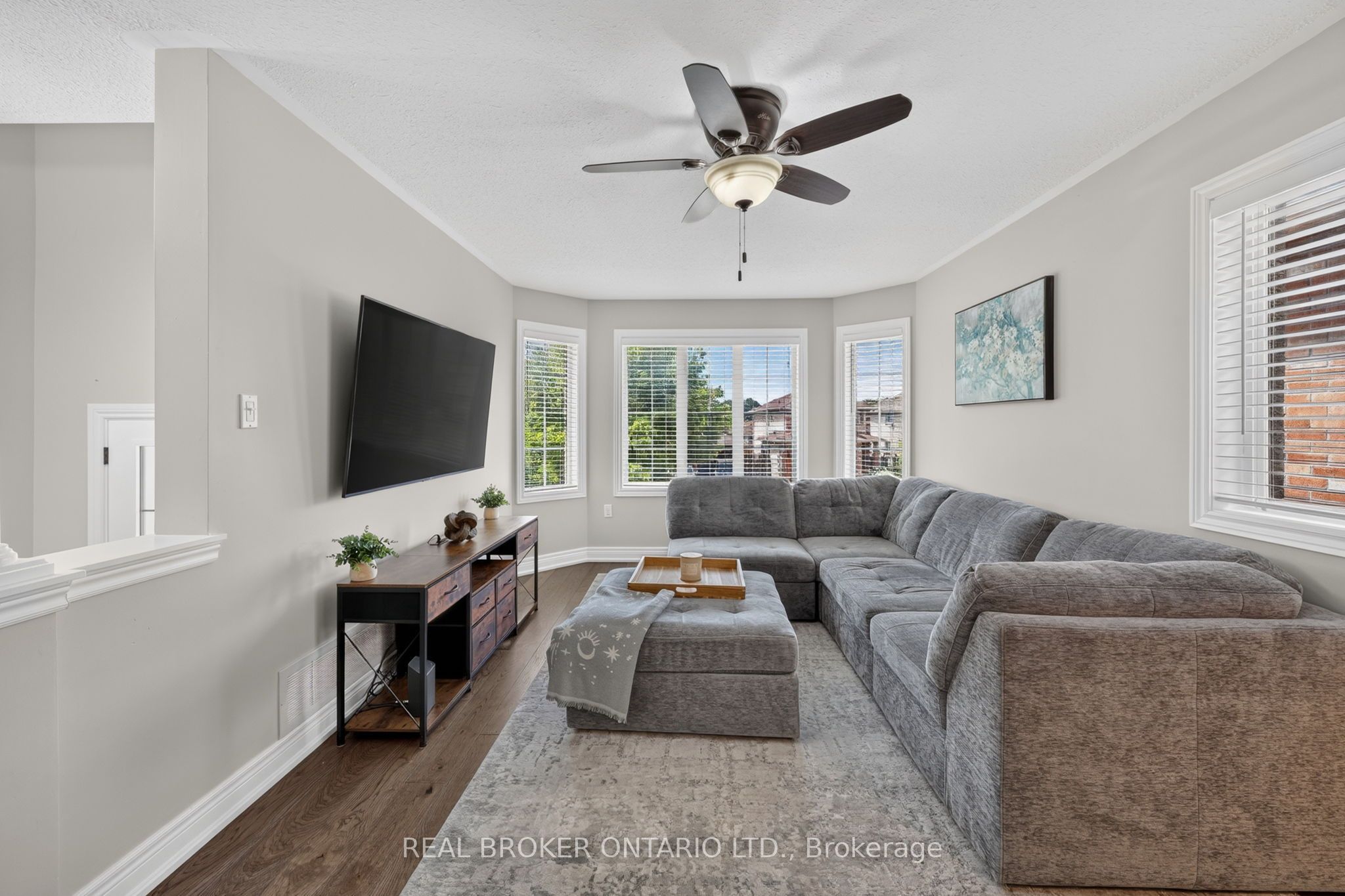 35 Bloom Crescent, Barrie, ON L4N 0S8 photo 5