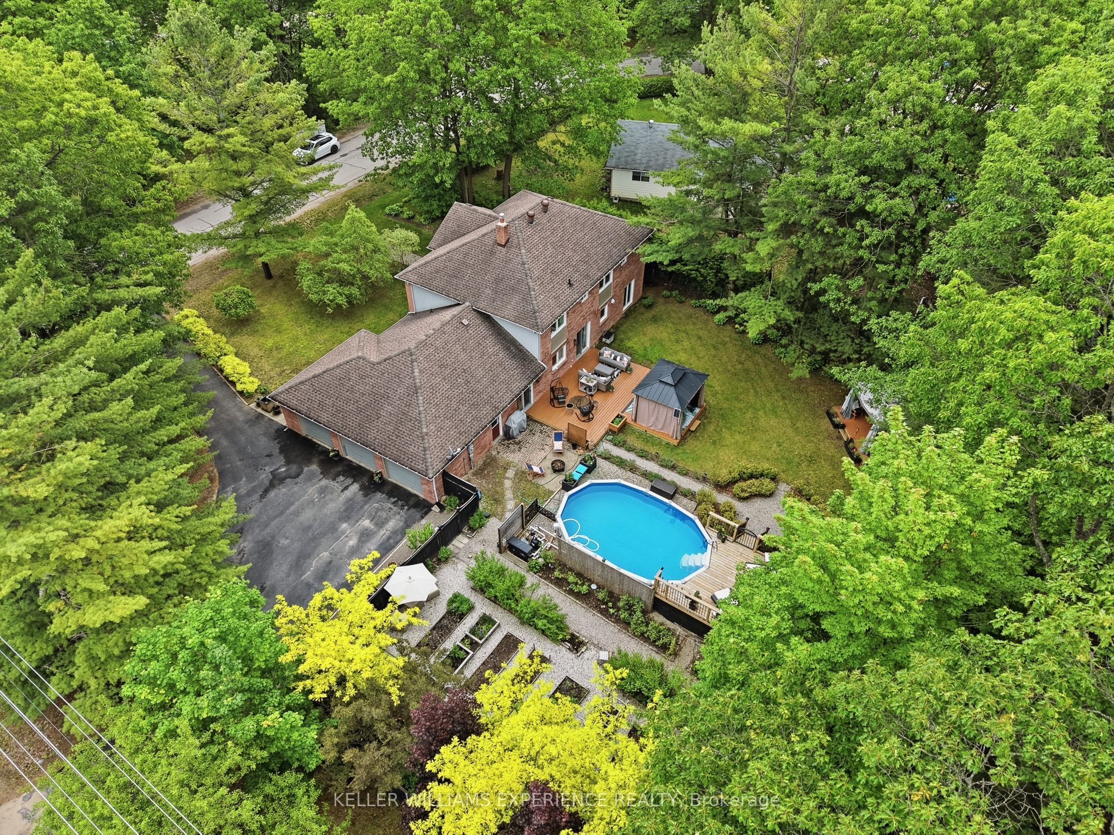2 Seeley Court, Wasaga Beach, ON L9Z 2A7 photo 2
