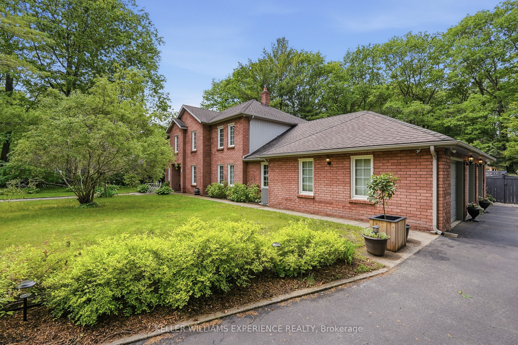 2 Seeley Court, Wasaga Beach, ON L9Z 2A7 photo 4