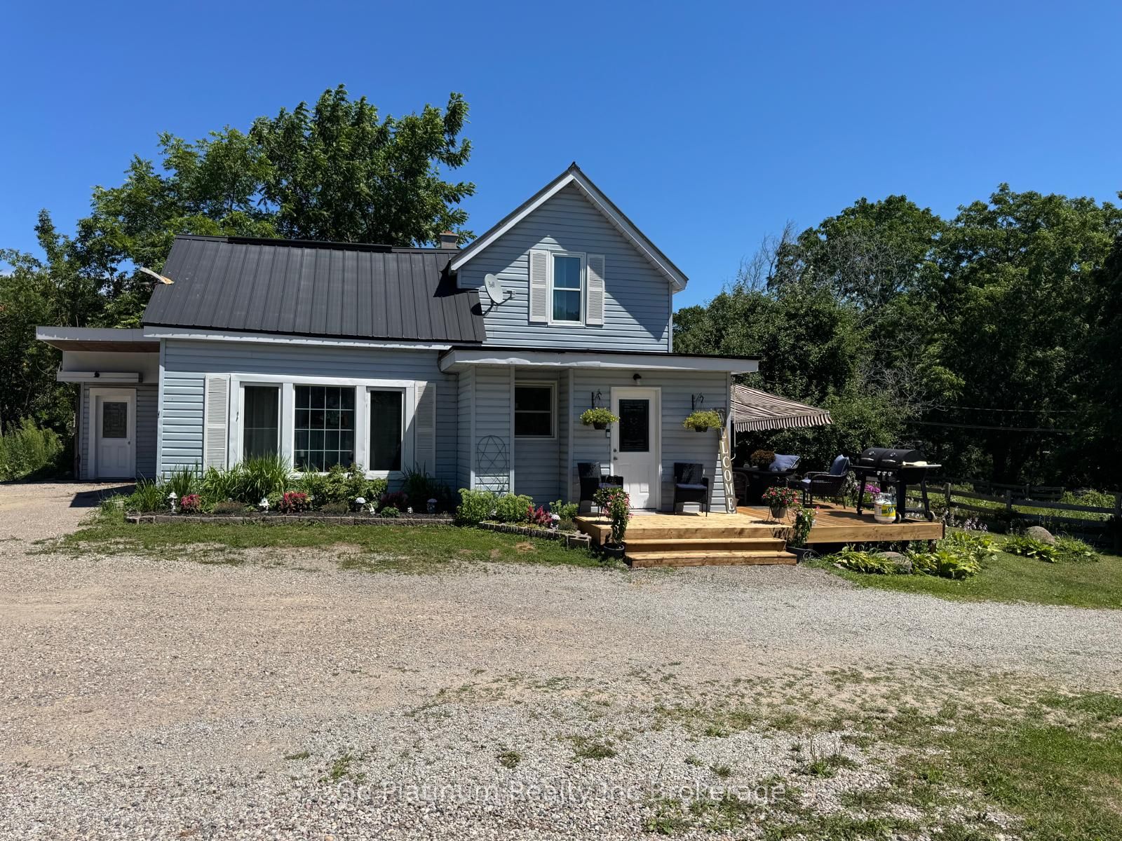 1104 Sandy Bay Road, Penetanguishene, ON L9M 2A7 photo 2