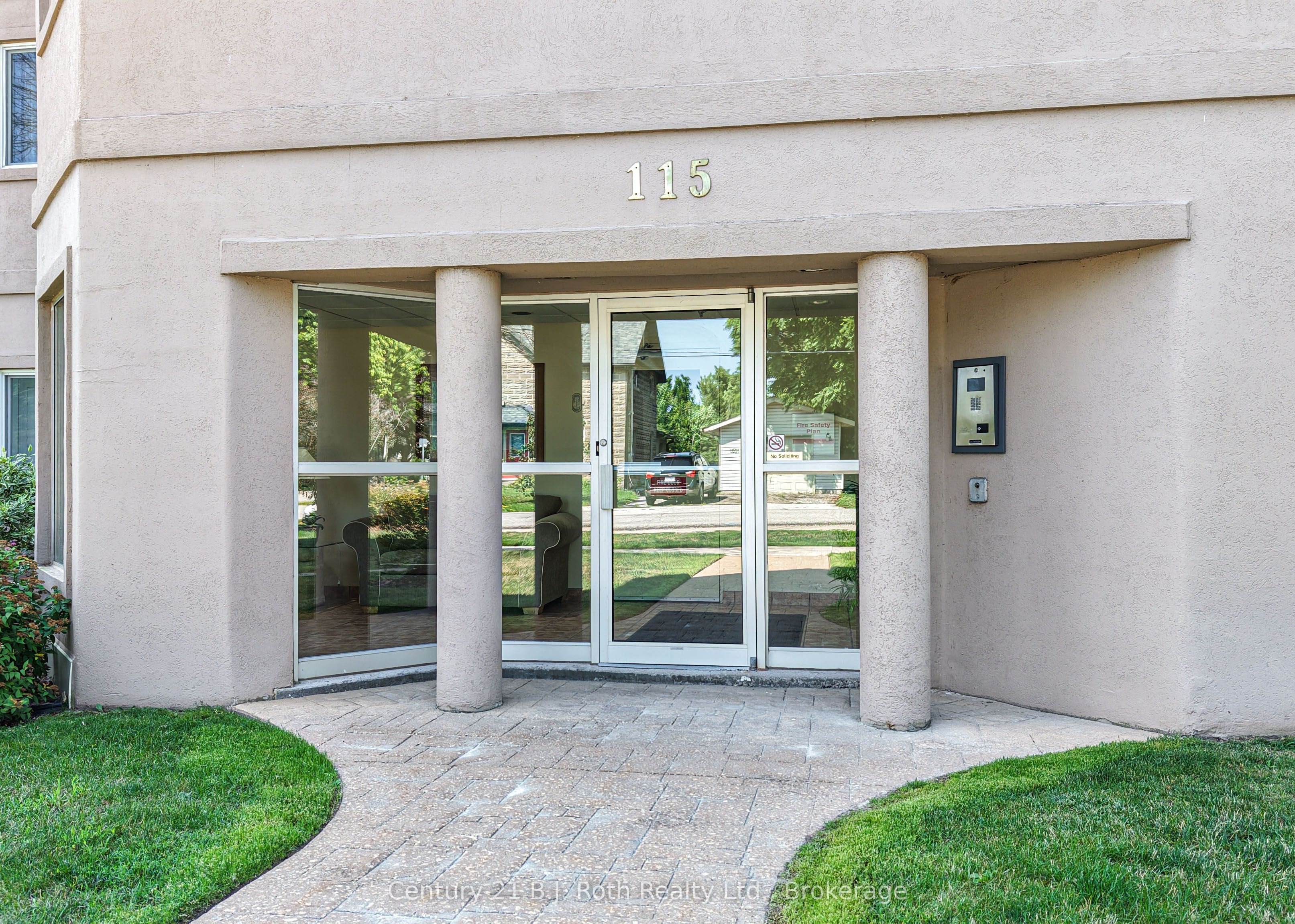 115 Bond Street Unit 201, Orillia, ON L3V 1J7 photo 5