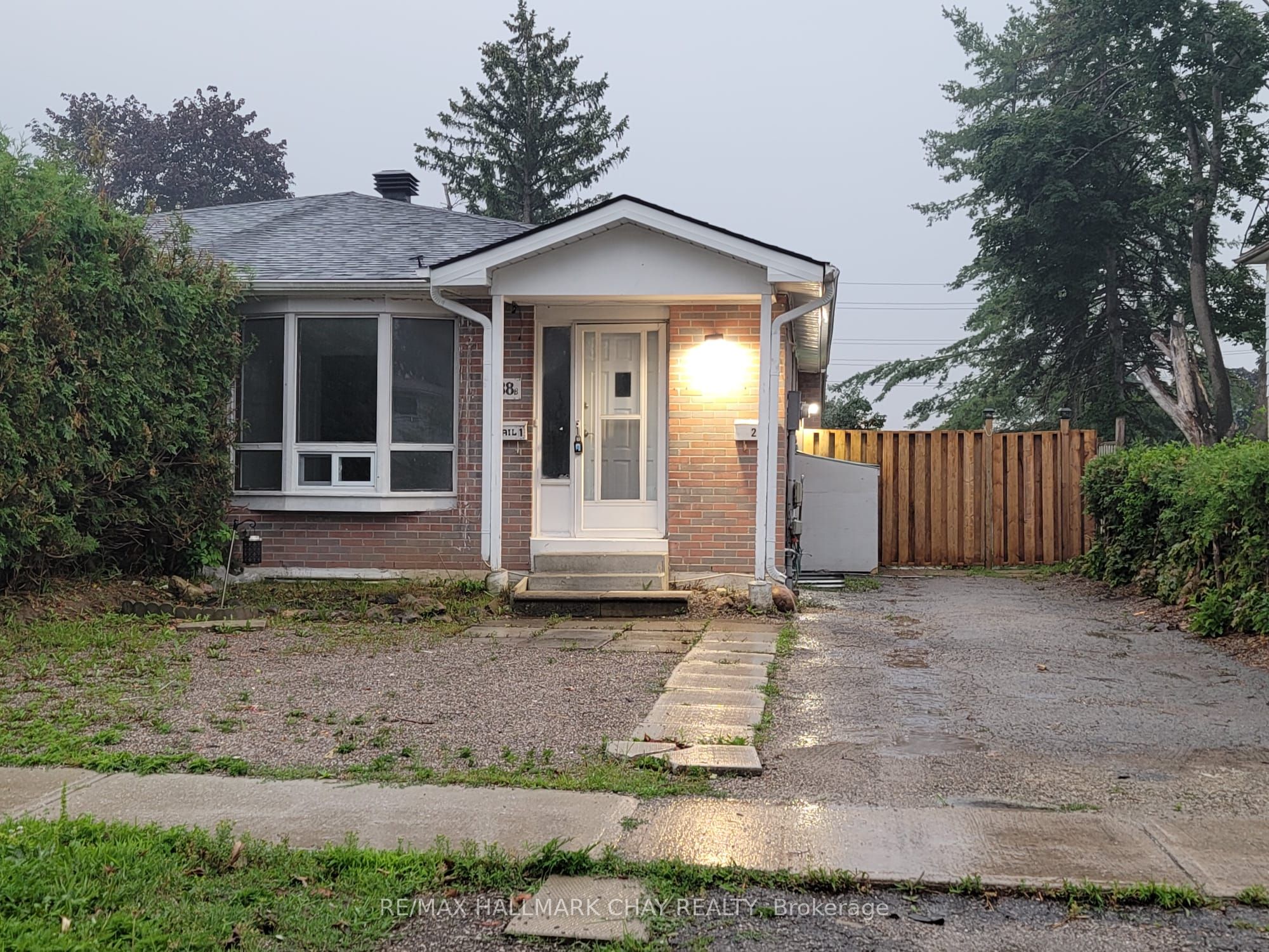 88 B Bernick Drive Lower, Barrie, ON L4M 2V6 photo 3