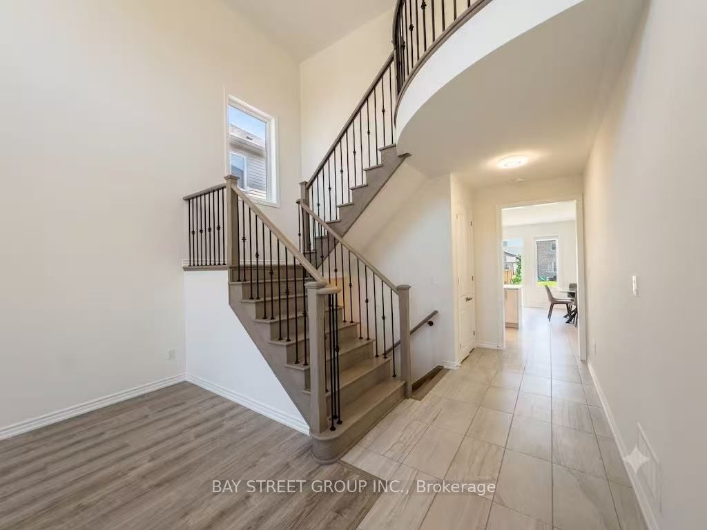 27 Samuel Crescent, Springwater, ON L9X 2A4 photo 3