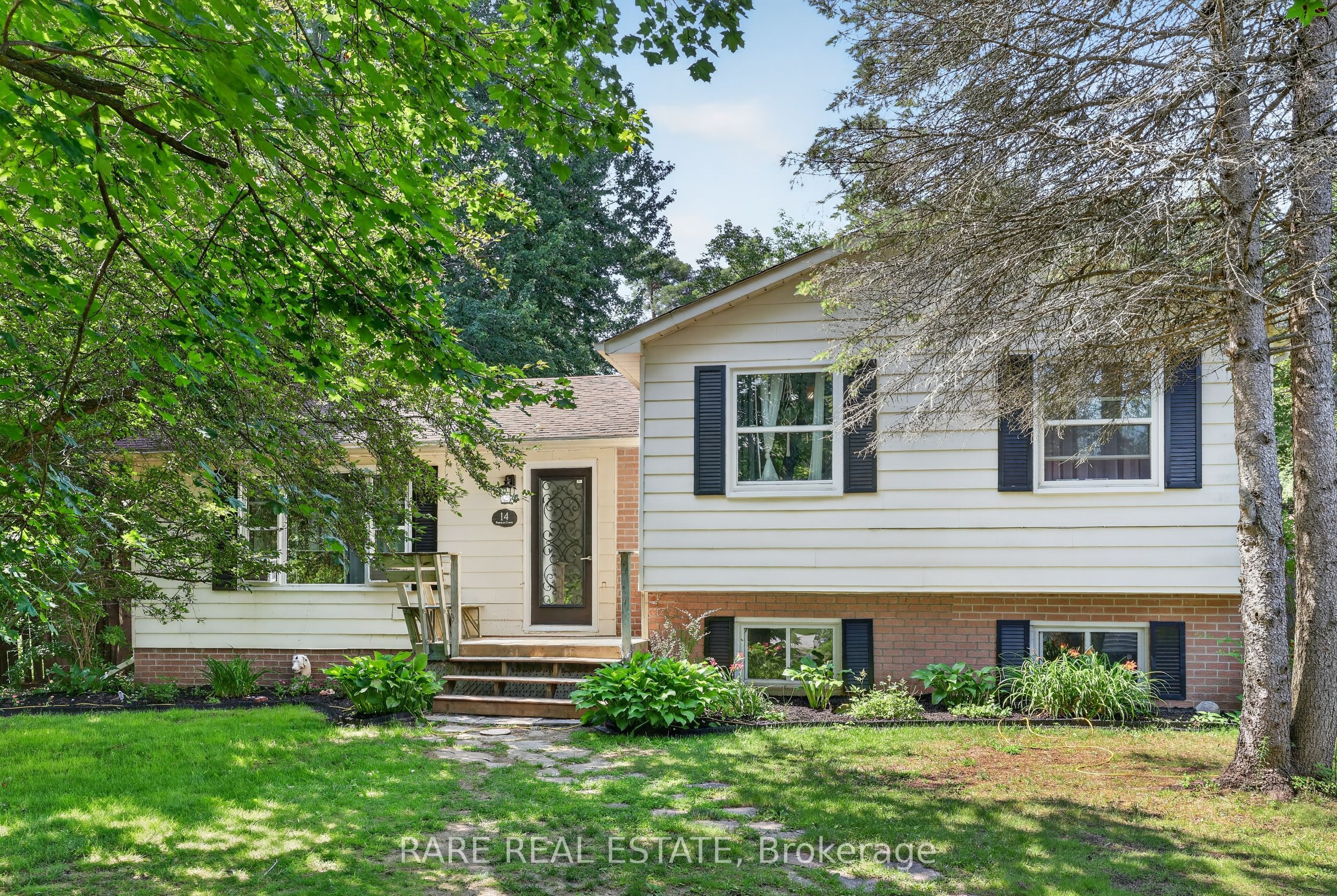 14 Pineway Court, Clearview, ON L0M 1N0 photo 2