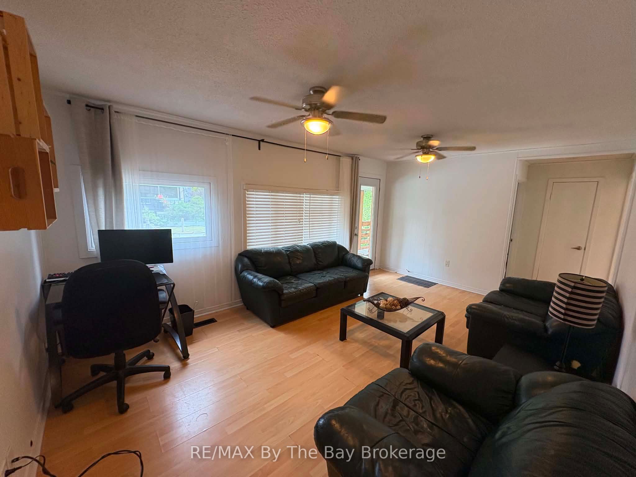 240 SHORE Lane, Wasaga Beach, ON L9Z 2J1 photo 2