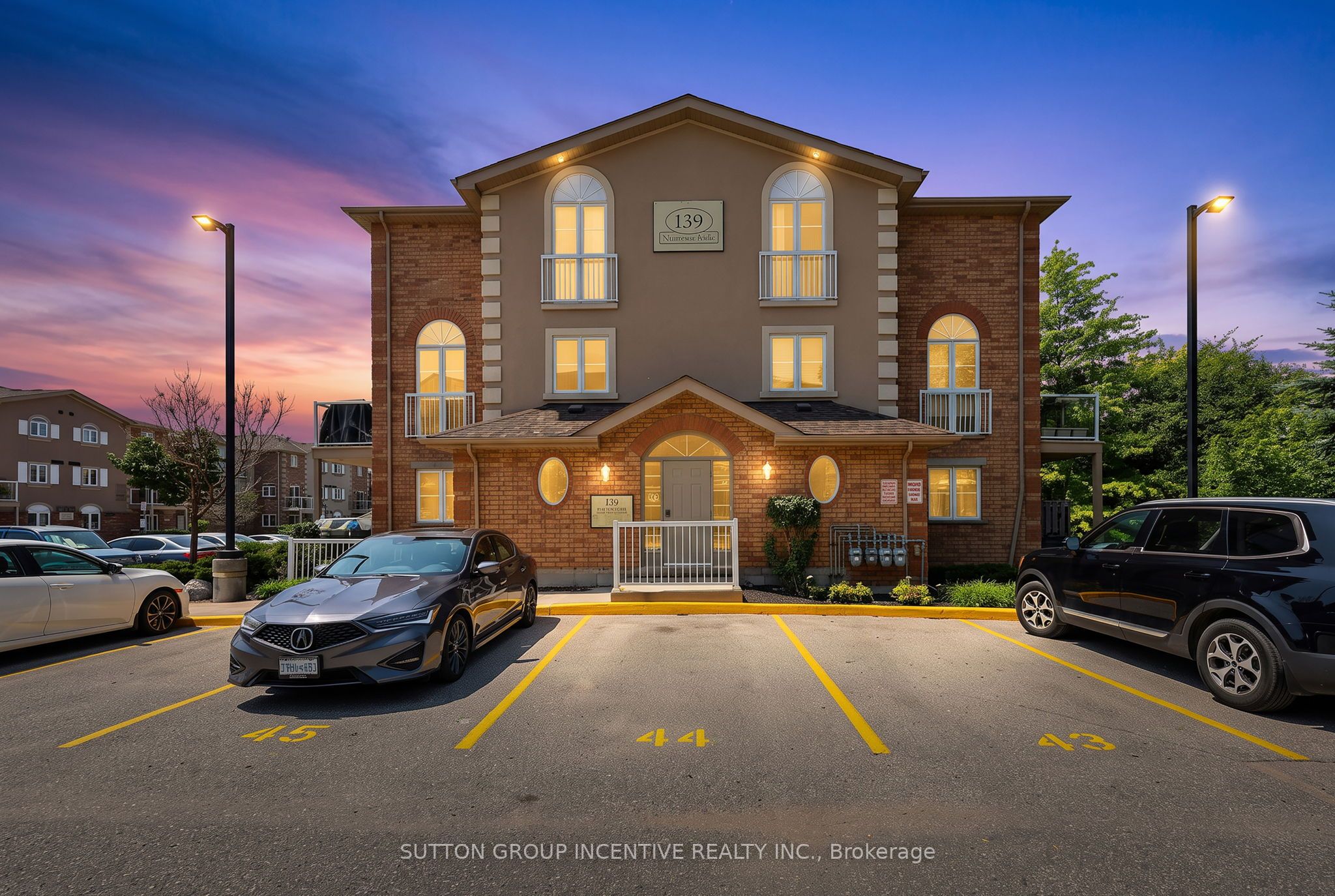 139 Sydenham Wells 7, Barrie, ON L4M 0H3