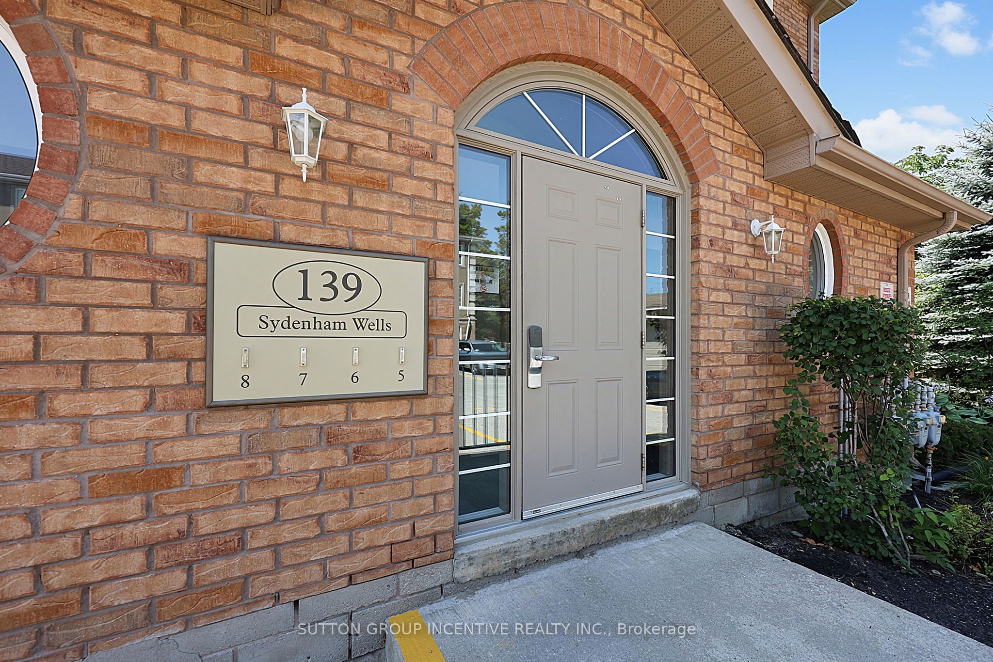 139 Sydenham Wells 7, Barrie, ON L4M 0H3 photo 2