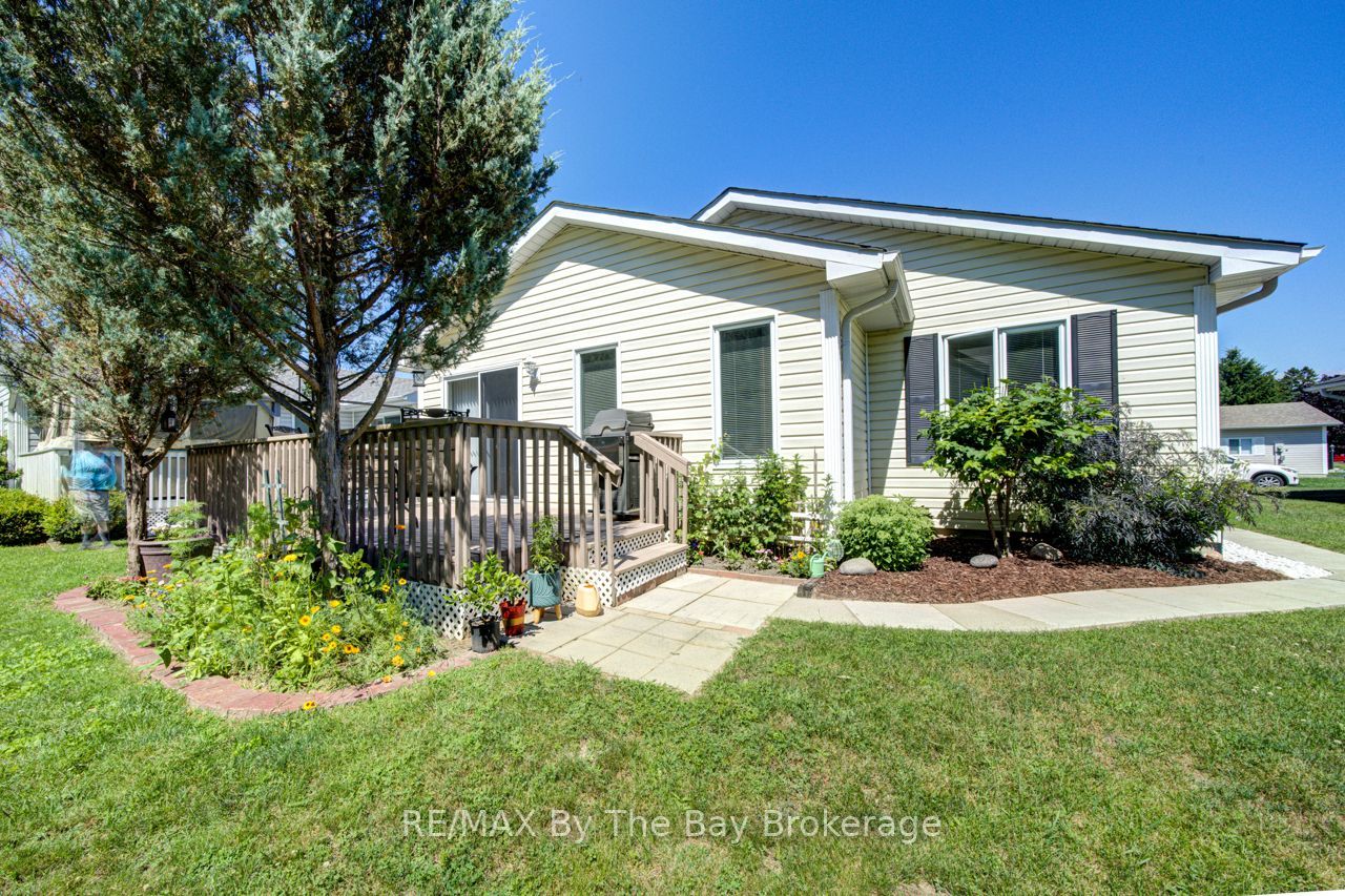 6 Illinois Crescent, Wasaga Beach, ON L9Z 3A8 photo 3