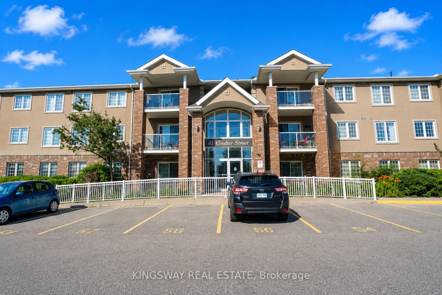 41 Coulter Street 19, Barrie, ON L4N 6L9 photo 2