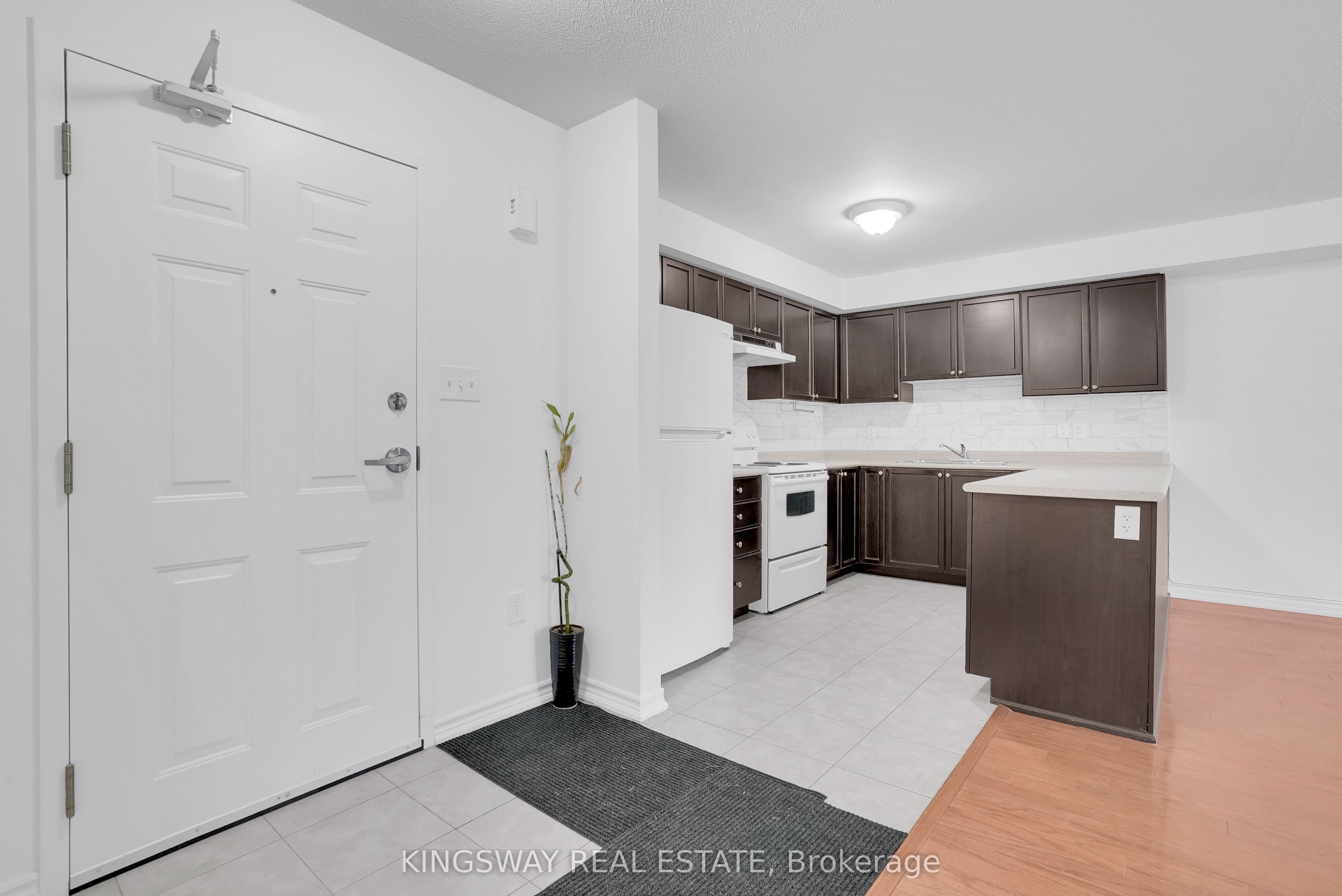 41 Coulter Street 19, Barrie, ON L4N 6L9 photo 5