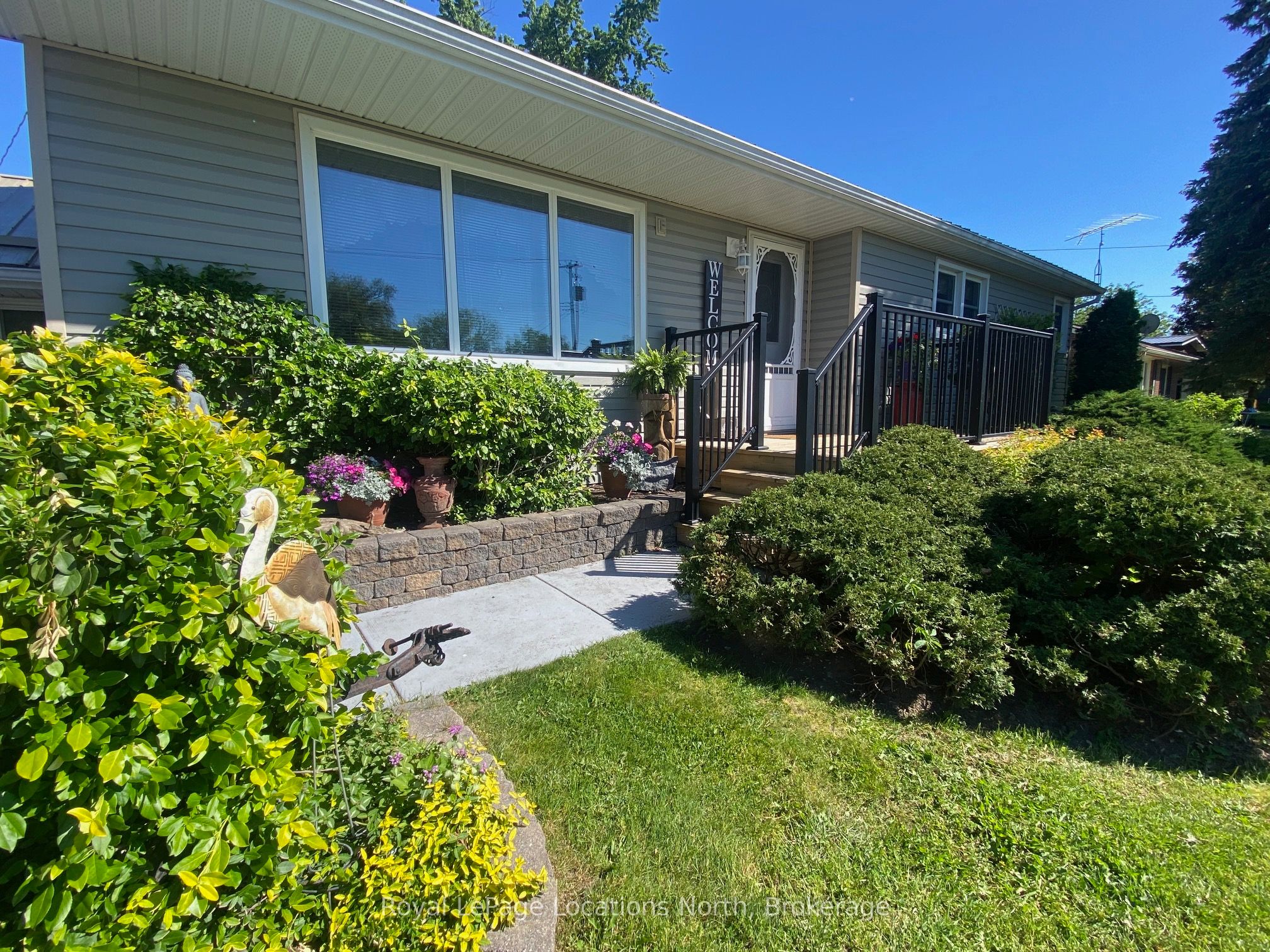 227 Superior Street, Clearview, ON L0M 1S0 photo 2