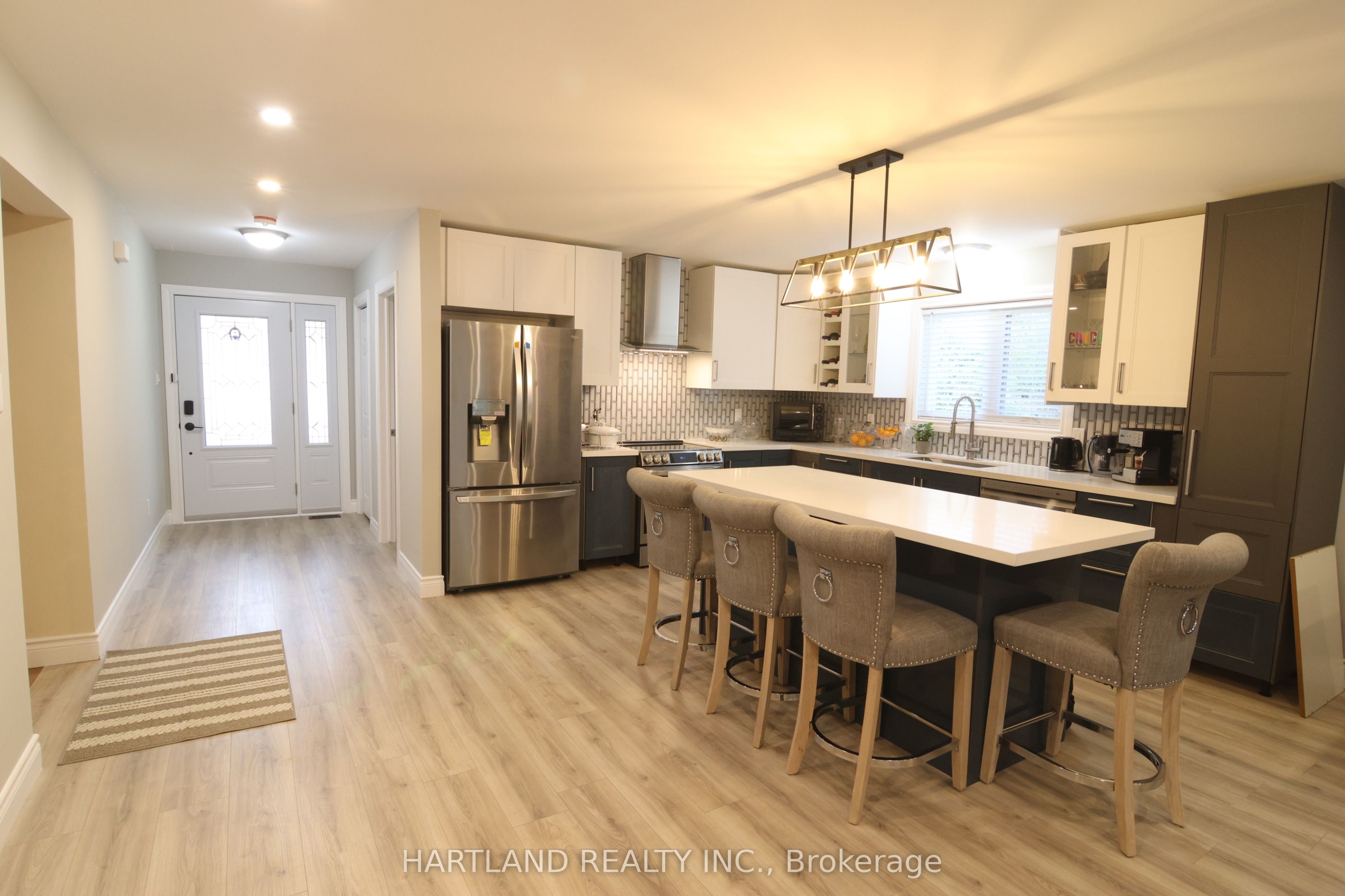 22 Berkely Street, Wasaga Beach, ON L9Z 2N6 photo 2