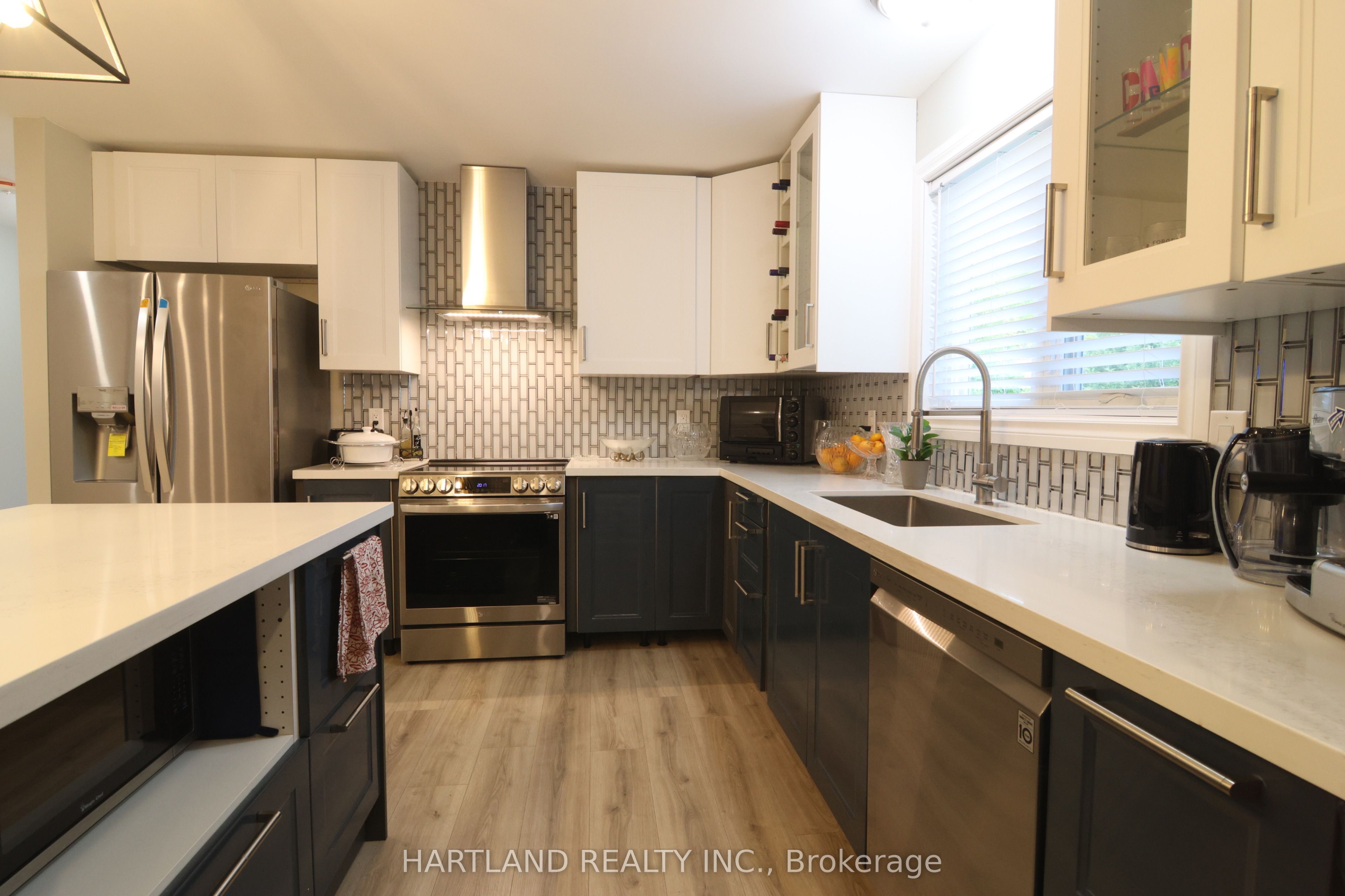 22 Berkely Street, Wasaga Beach, ON L9Z 2N6 photo 5