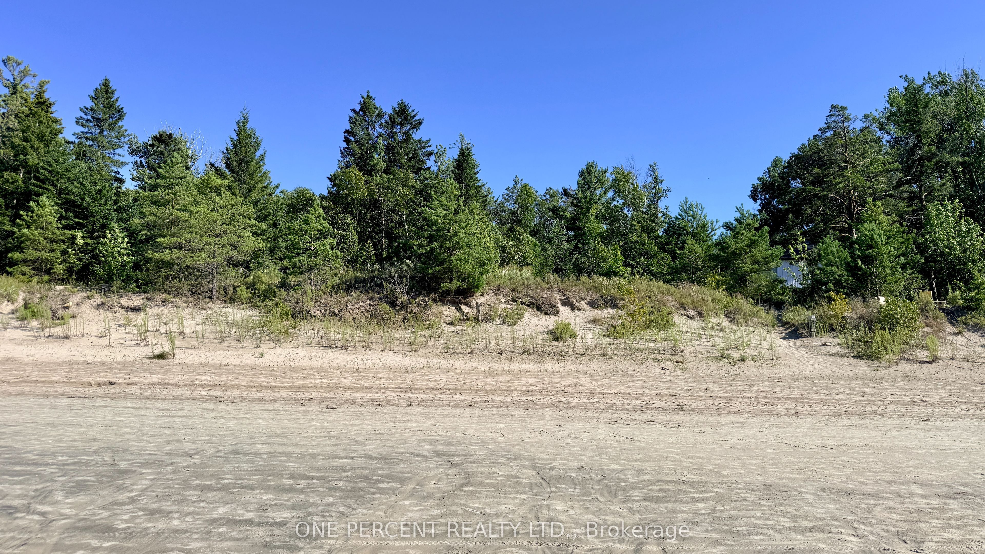 1554 Shore Lane, Wasaga Beach, ON L9Z 1W3 photo 2