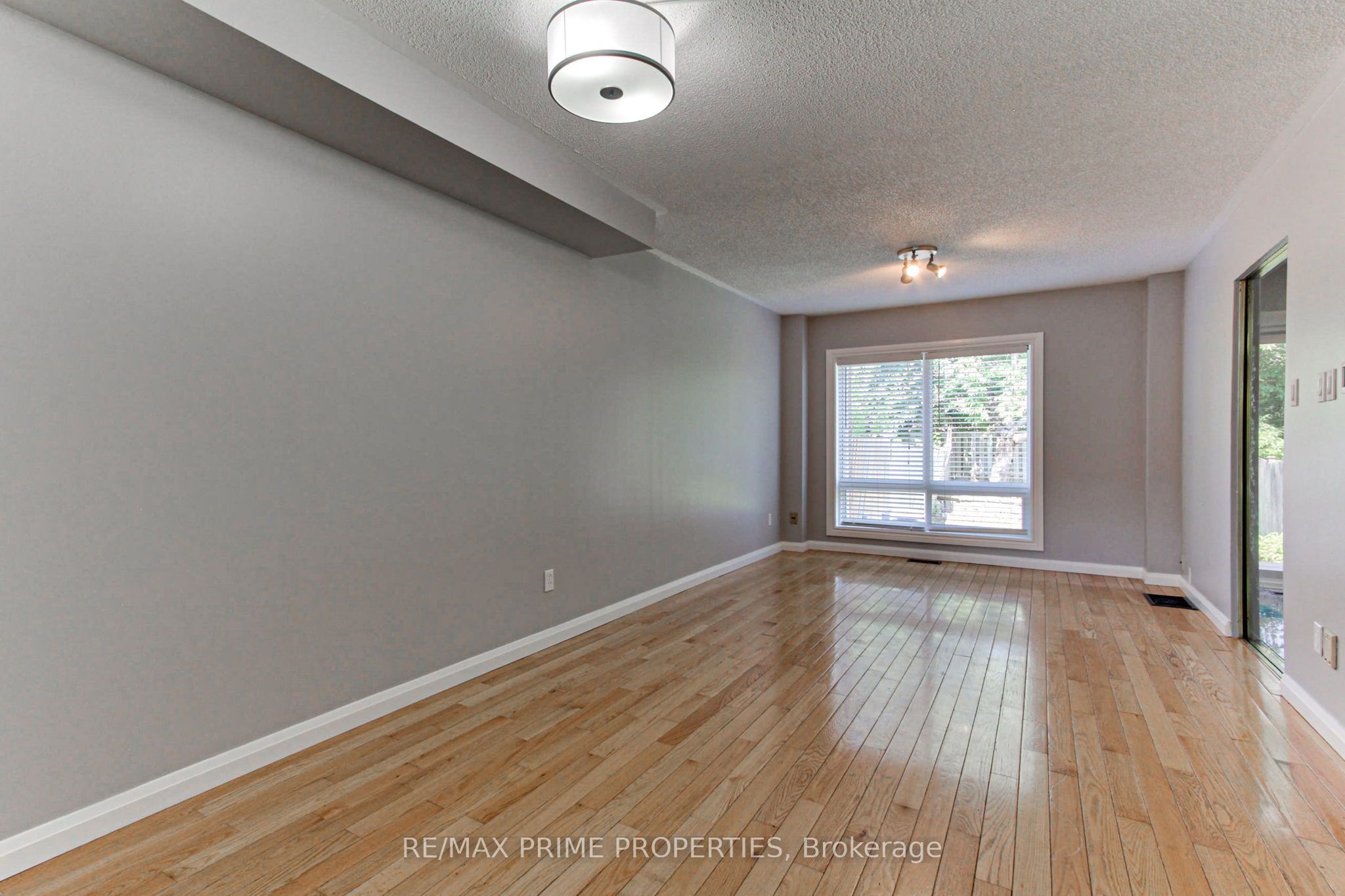 85 Lyfytt Crescent, Barrie, ON L4N 7X5 photo 4