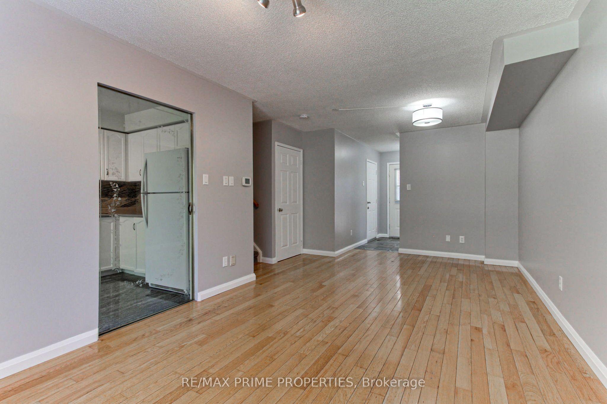 85 Lyfytt Crescent, Barrie, ON L4N 7X5 photo 5