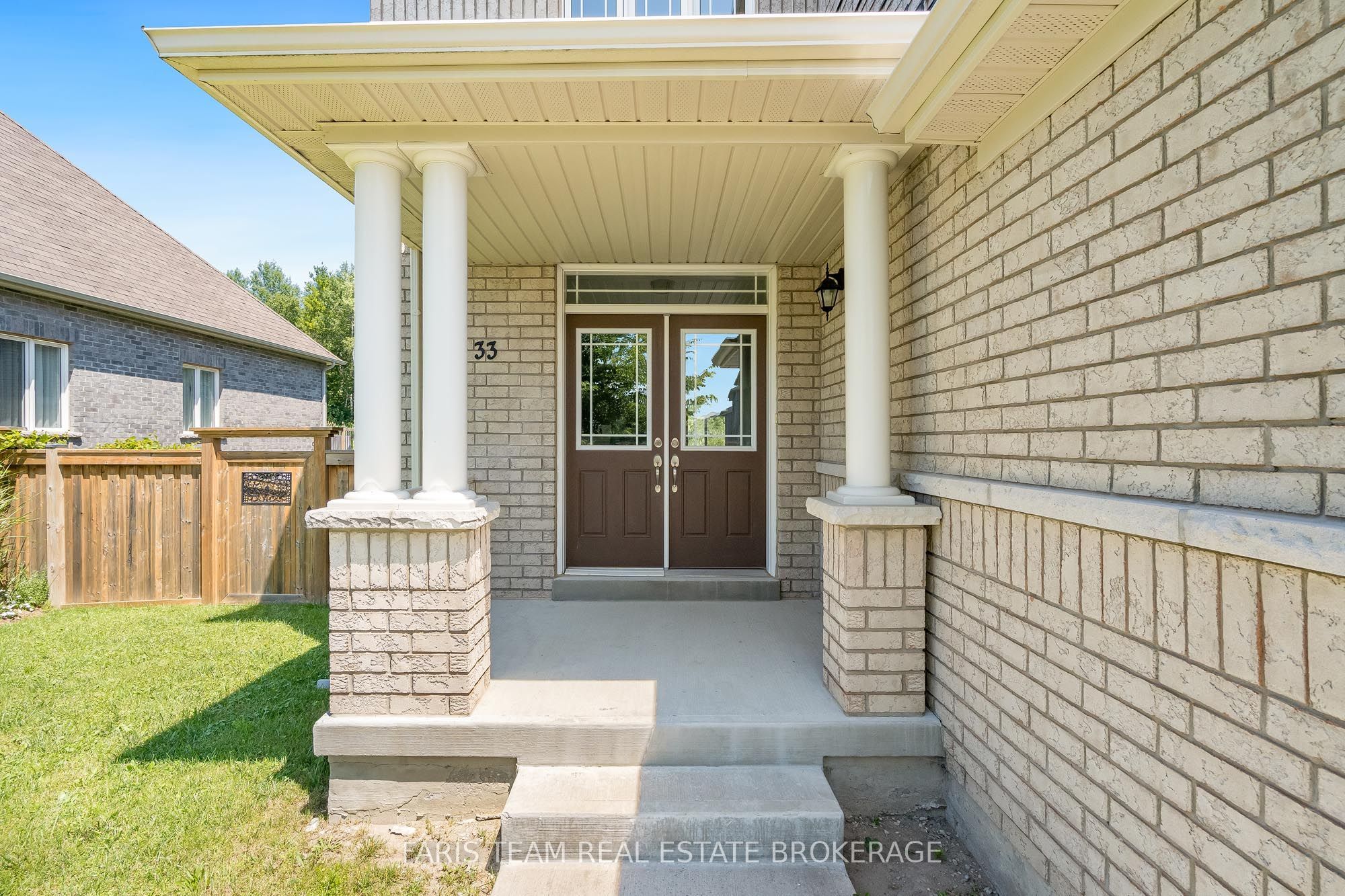 33 Pearl Street, Wasaga Beach, ON L9Z 0G9 photo 4