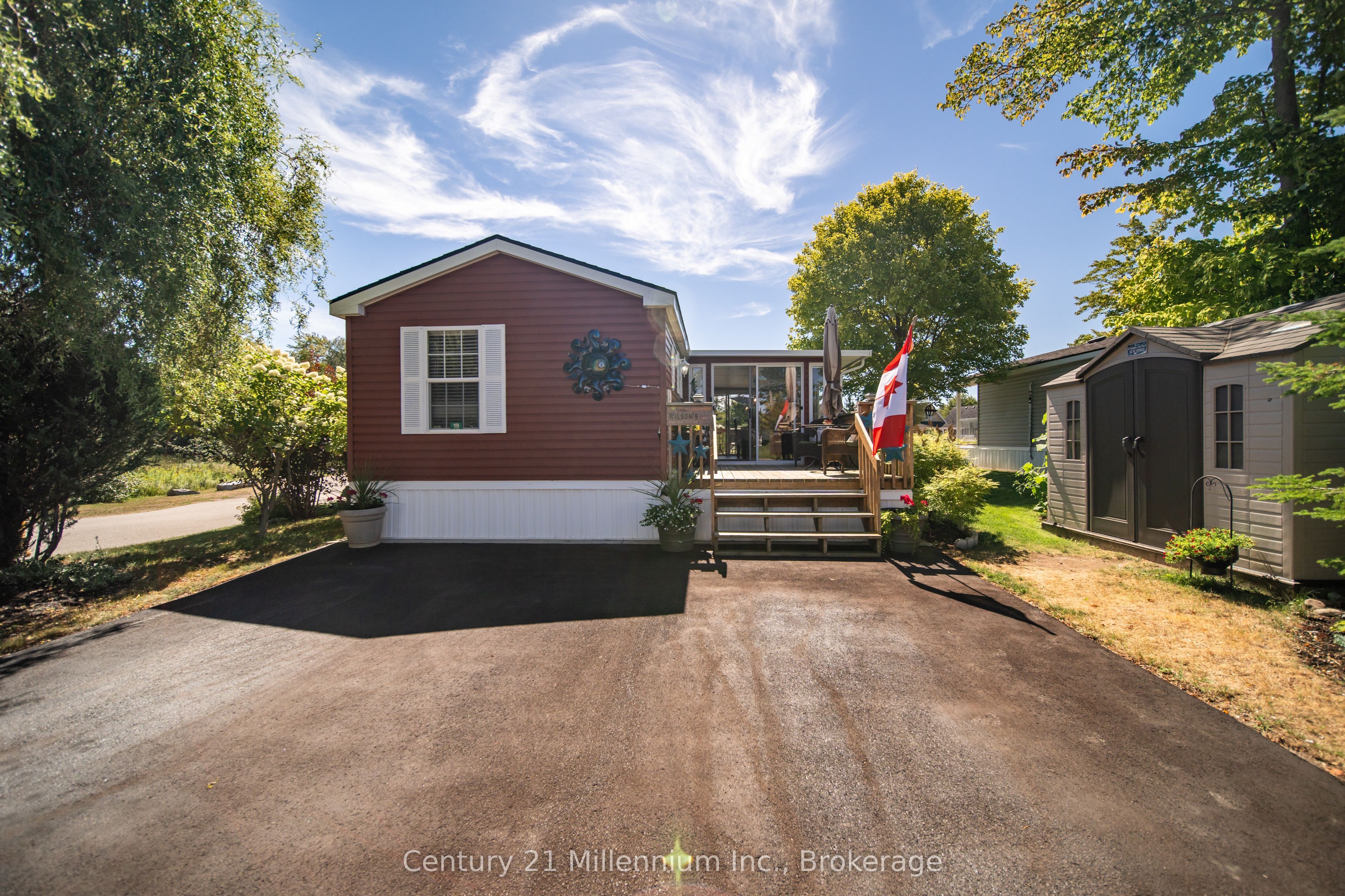 19 White Pines Trail, Wasaga Beach, ON L9Z 1X7 photo 2