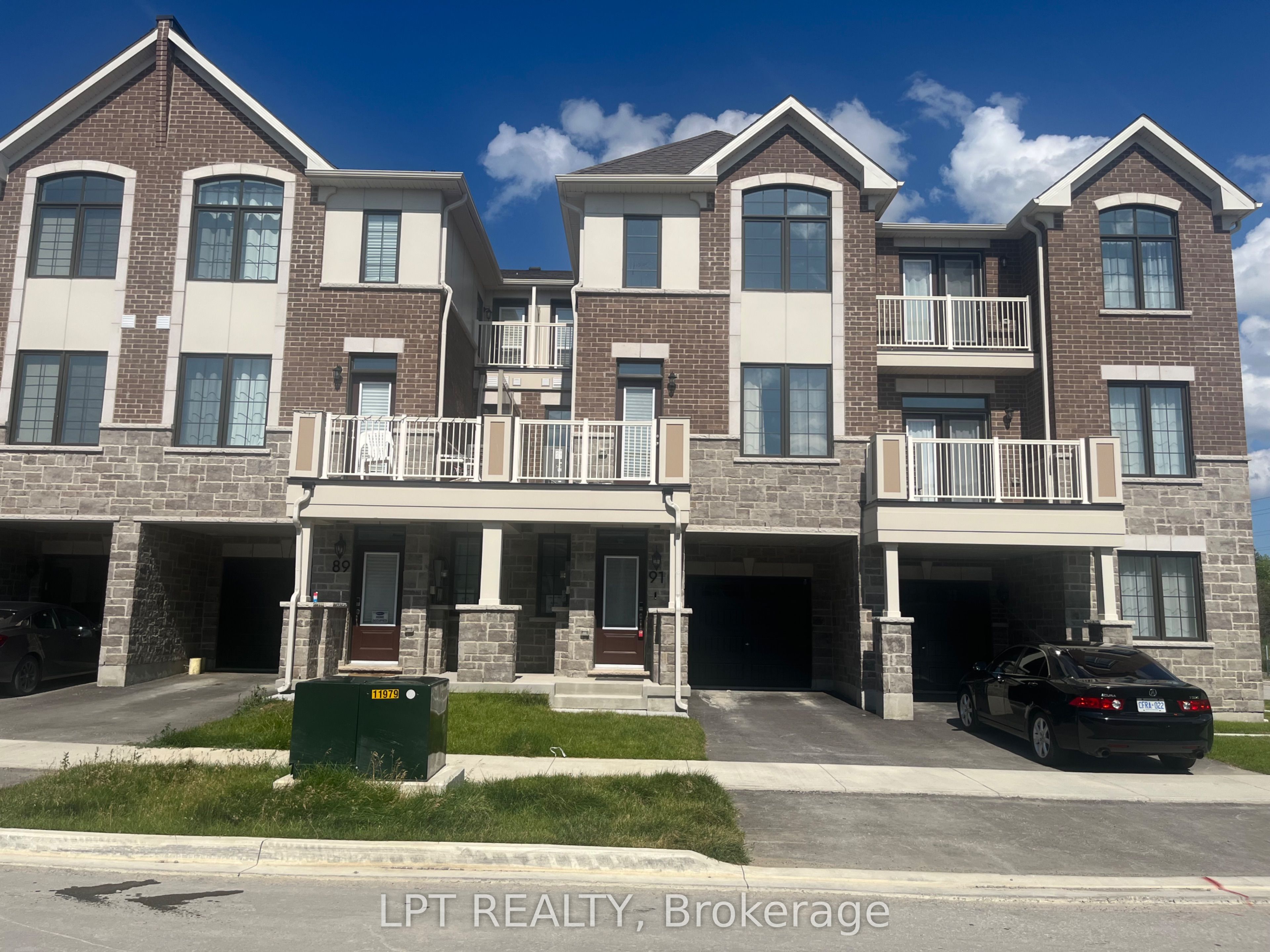 91 Vinewood Crescent, Barrie, ON L9J 1B4 photo 2