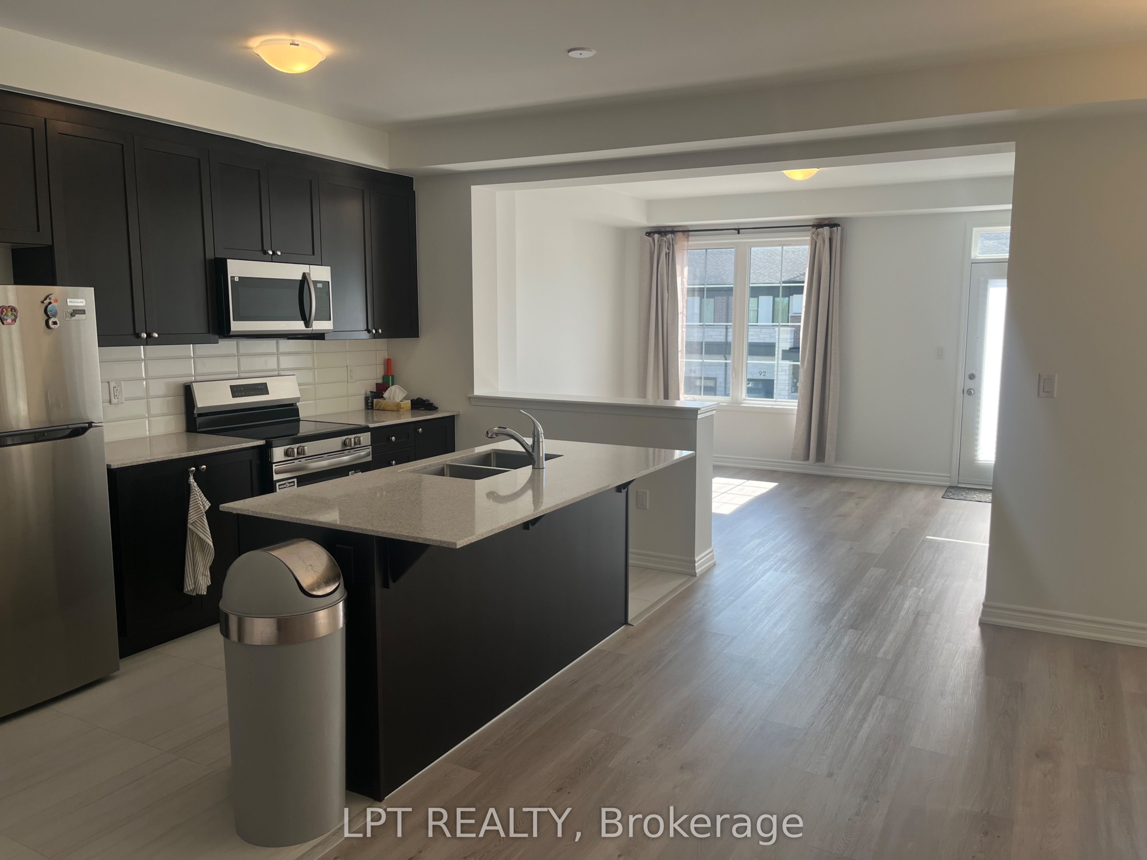 91 Vinewood Crescent, Barrie, ON L9J 1B4 photo 4