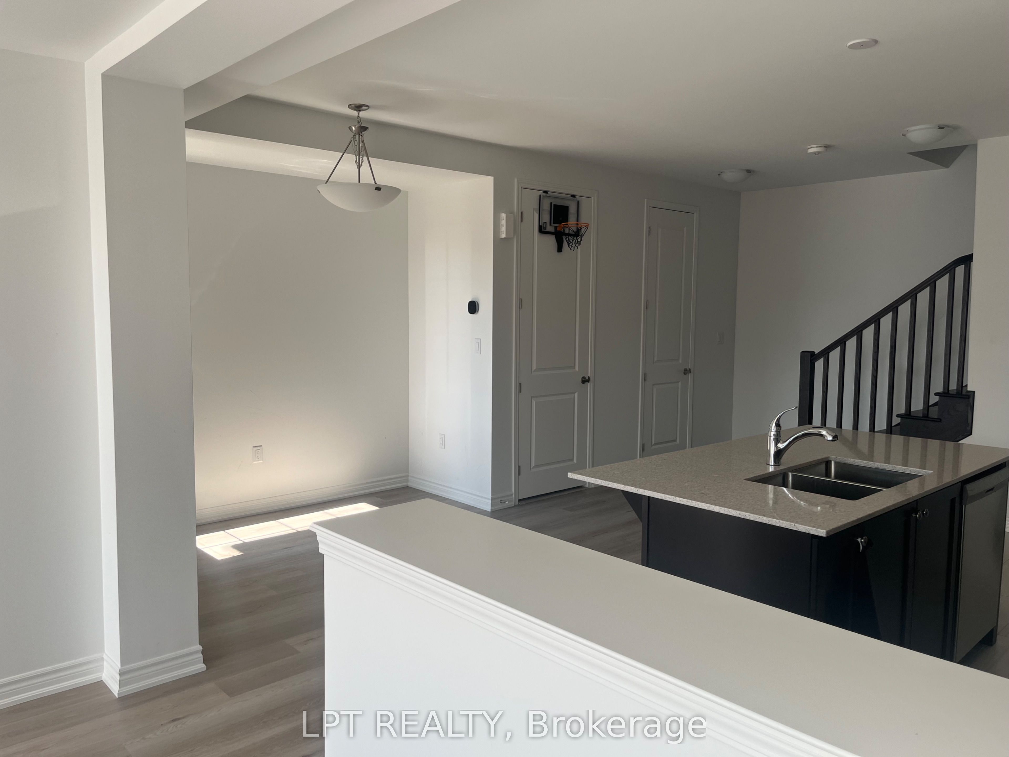 91 Vinewood Crescent, Barrie, ON L9J 1B4 photo 5