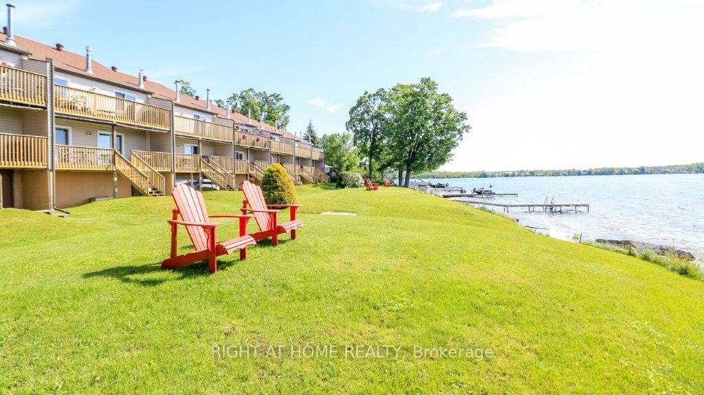 43 OLIVE Crescent 201, Orillia, ON L3V 7M8