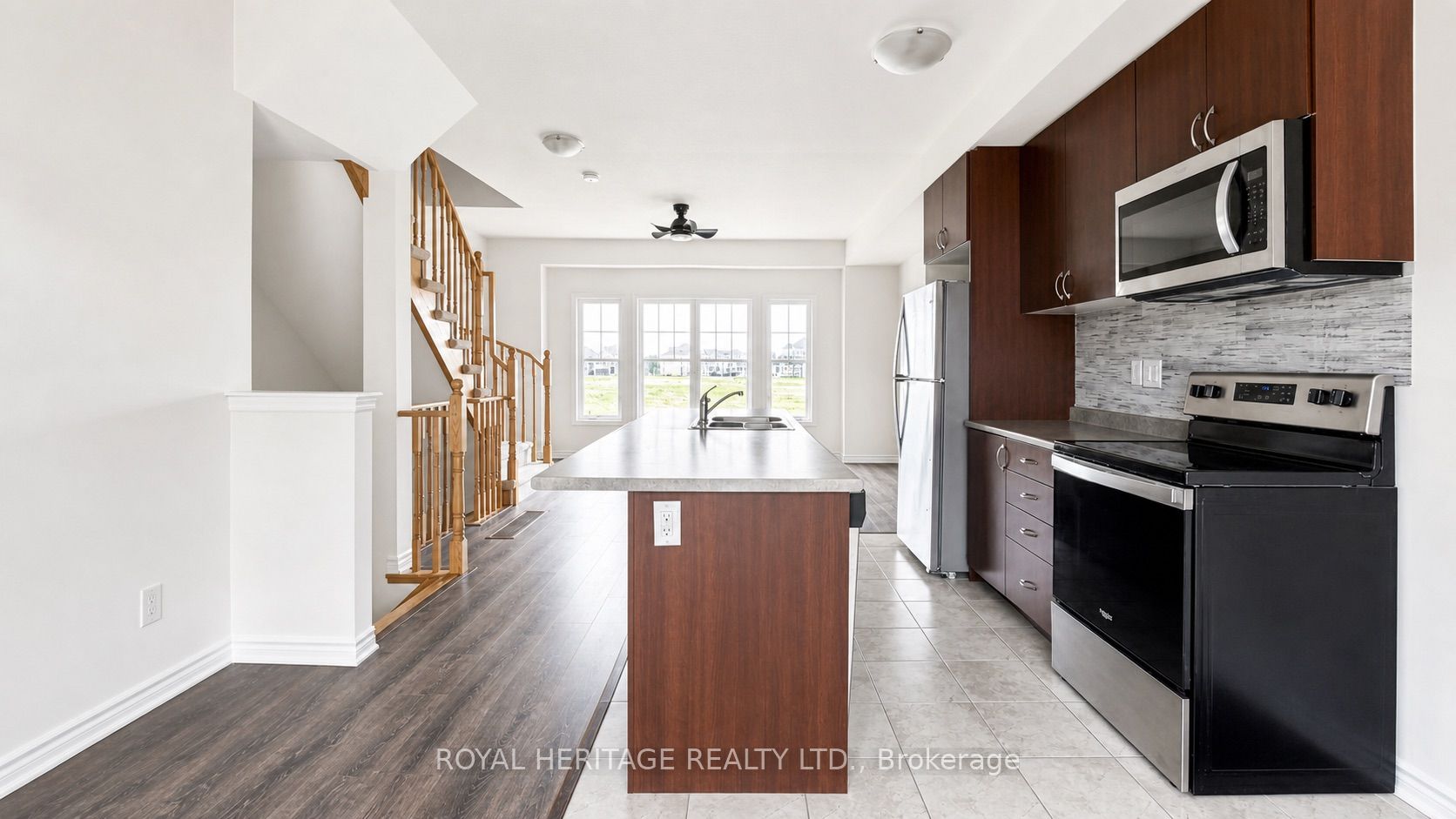 107 Sandhill Crane Drive, Wasaga Beach, ON L9Z 0J6 photo 5