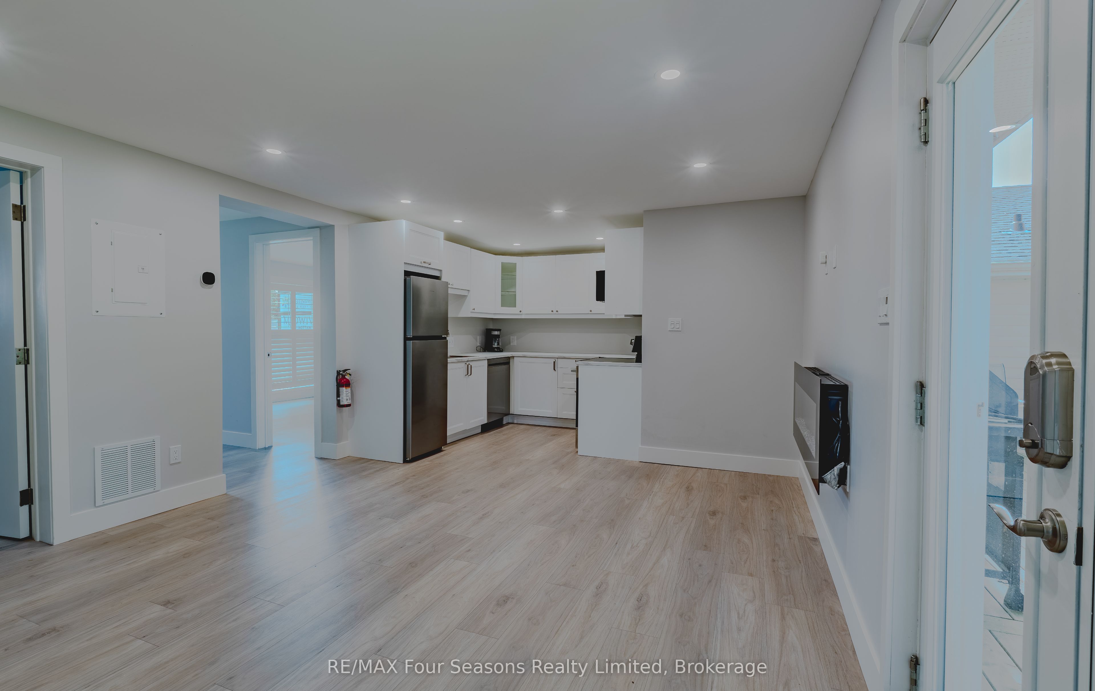 9811 Beachwood Road, Collingwood, ON L9Y 5P1 photo 4