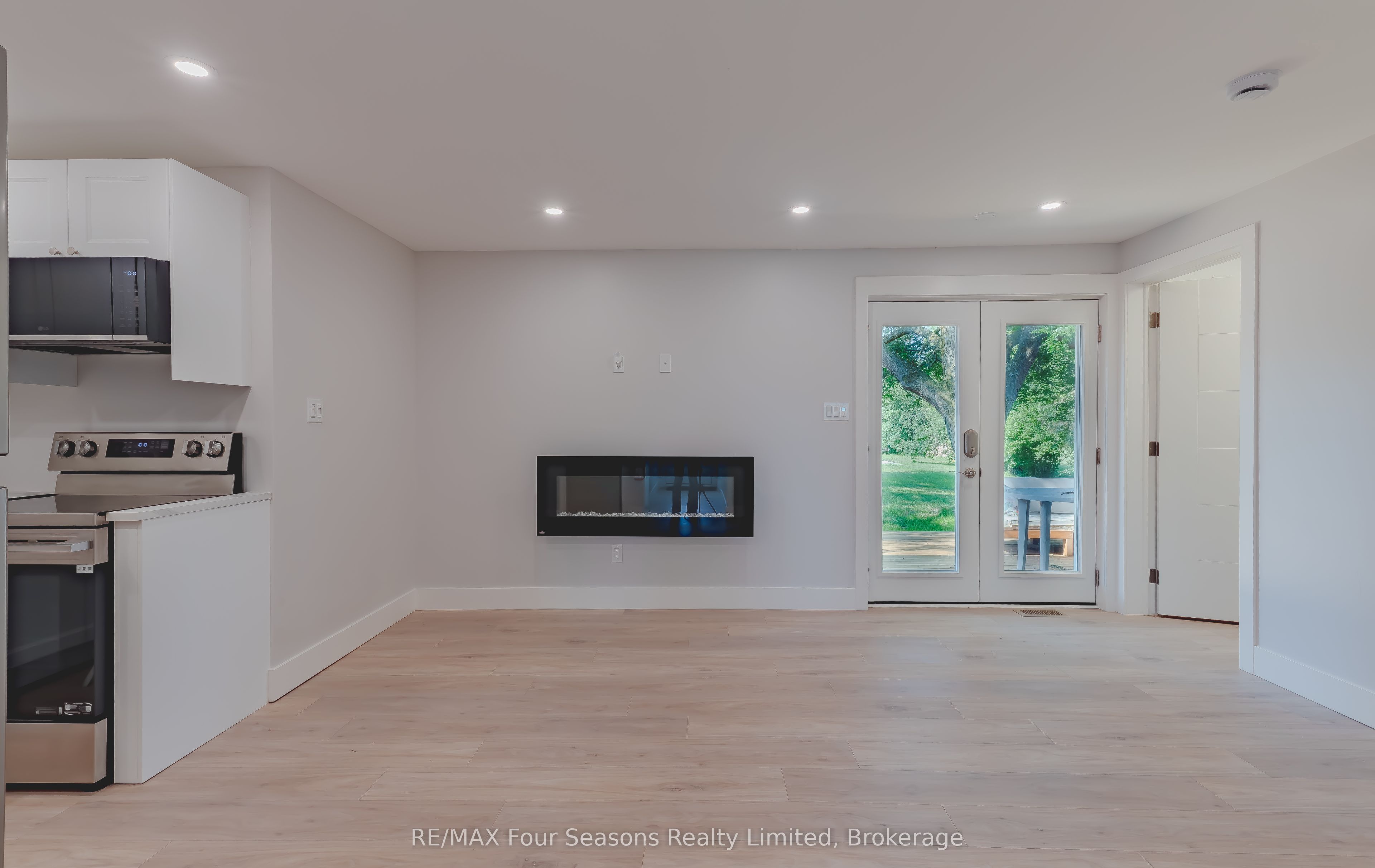 9811 Beachwood Road, Collingwood, ON L9Y 5P1 photo 5