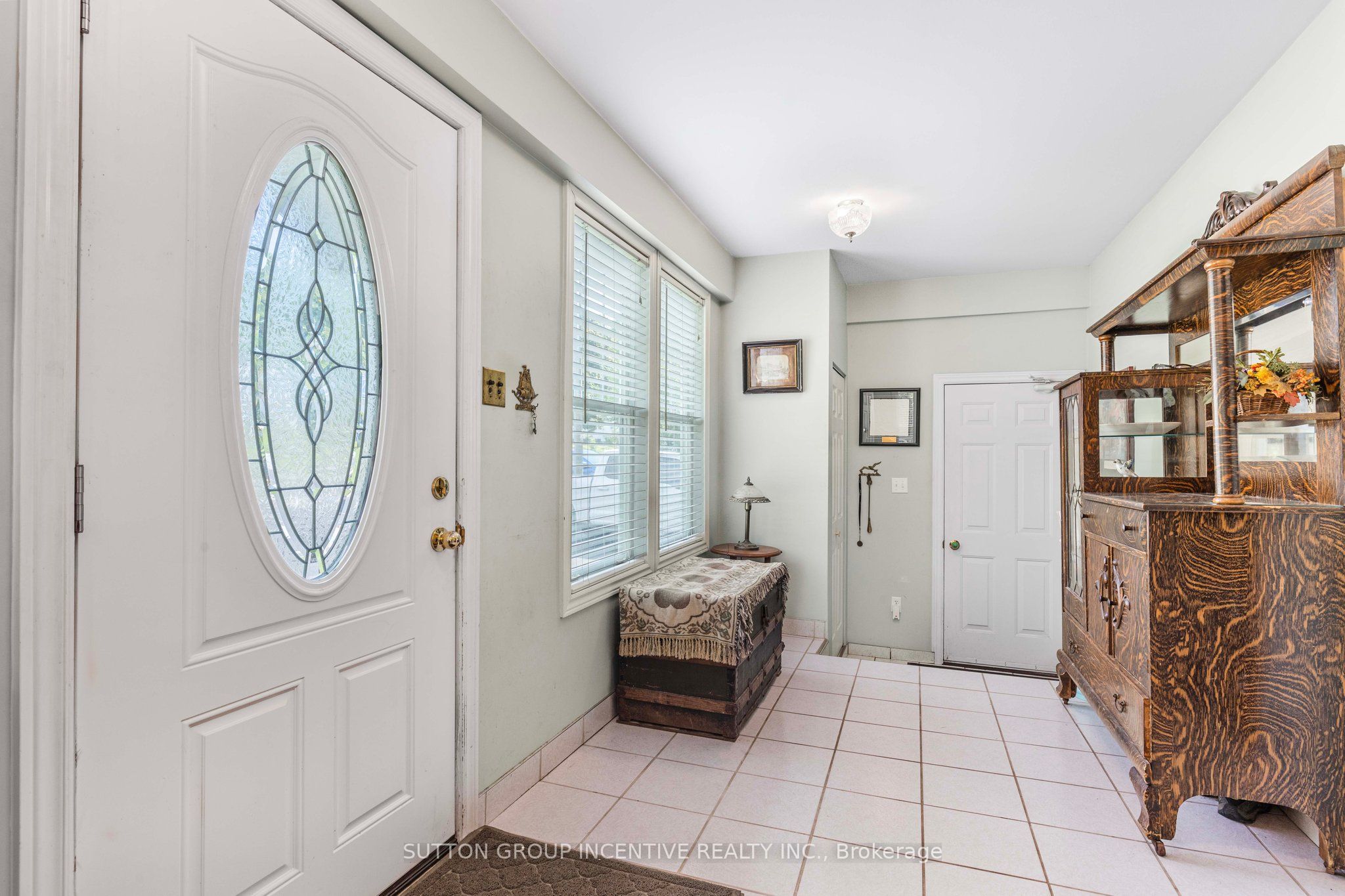 149 Blake Street, Barrie, ON L4M 1K4 photo 2