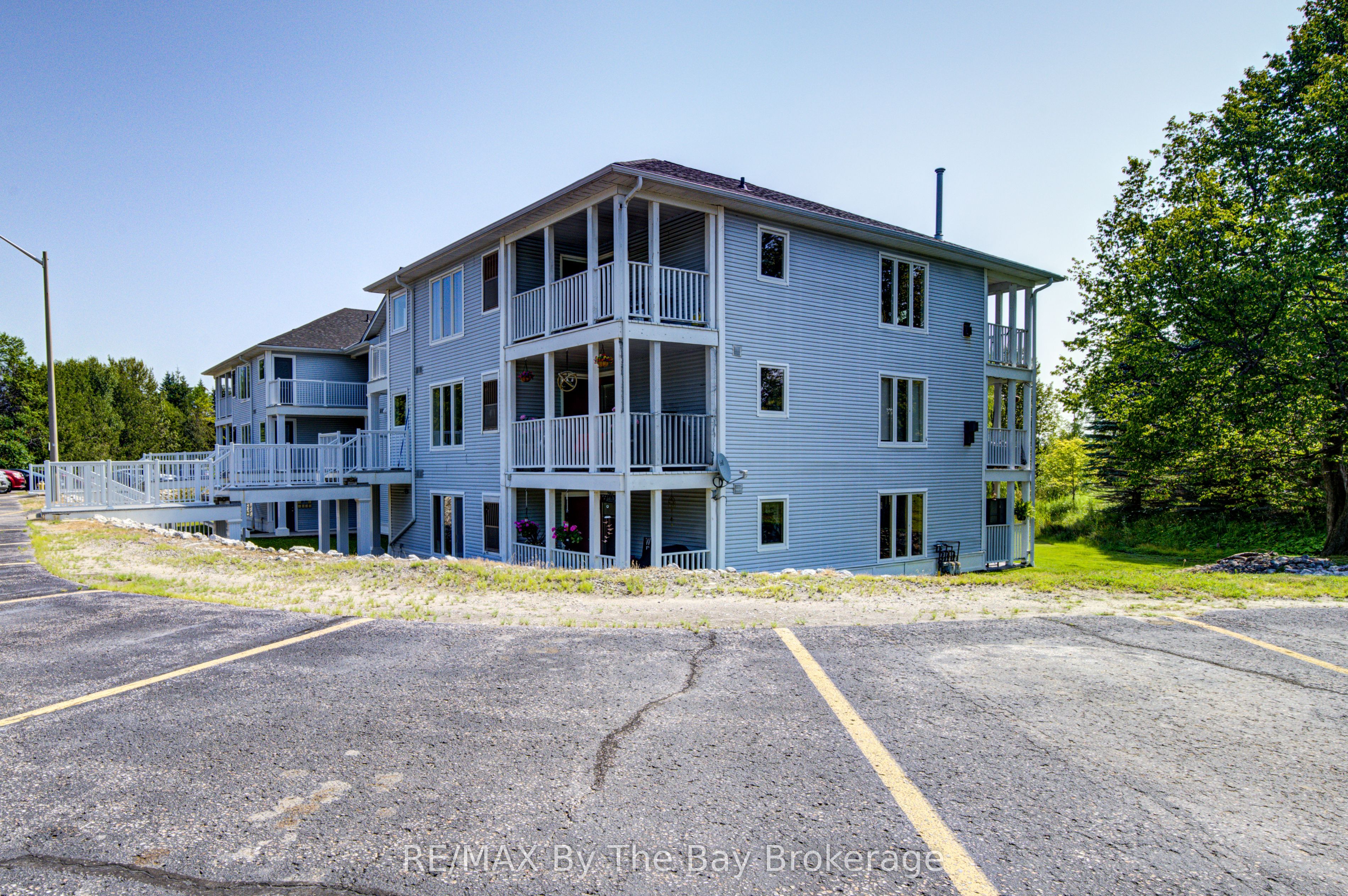 30 Mulligan Lane 8, Wasaga Beach, ON L9Z 1C4
