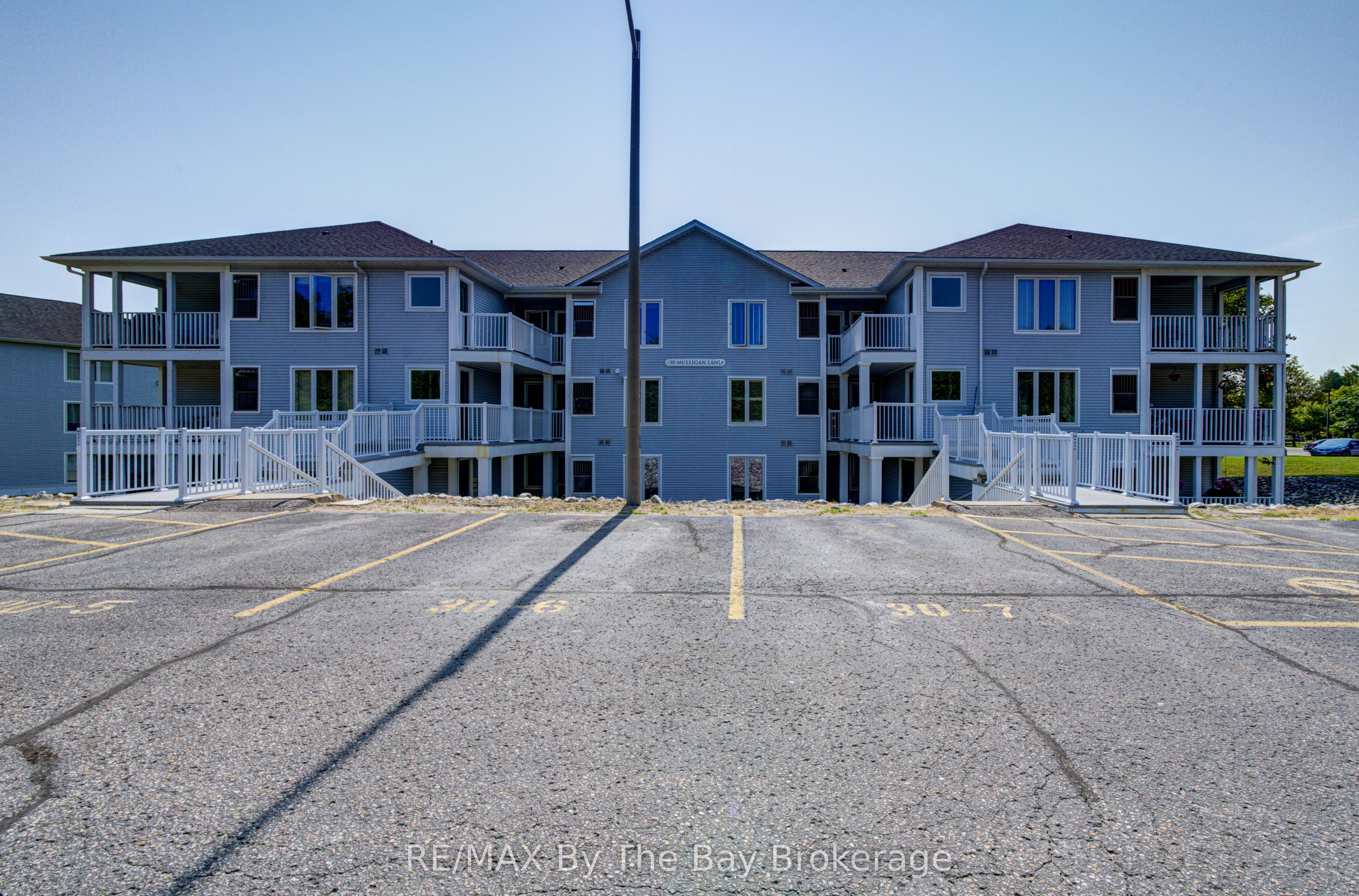 30 Mulligan Lane 8, Wasaga Beach, ON L9Z 1C4 photo 2