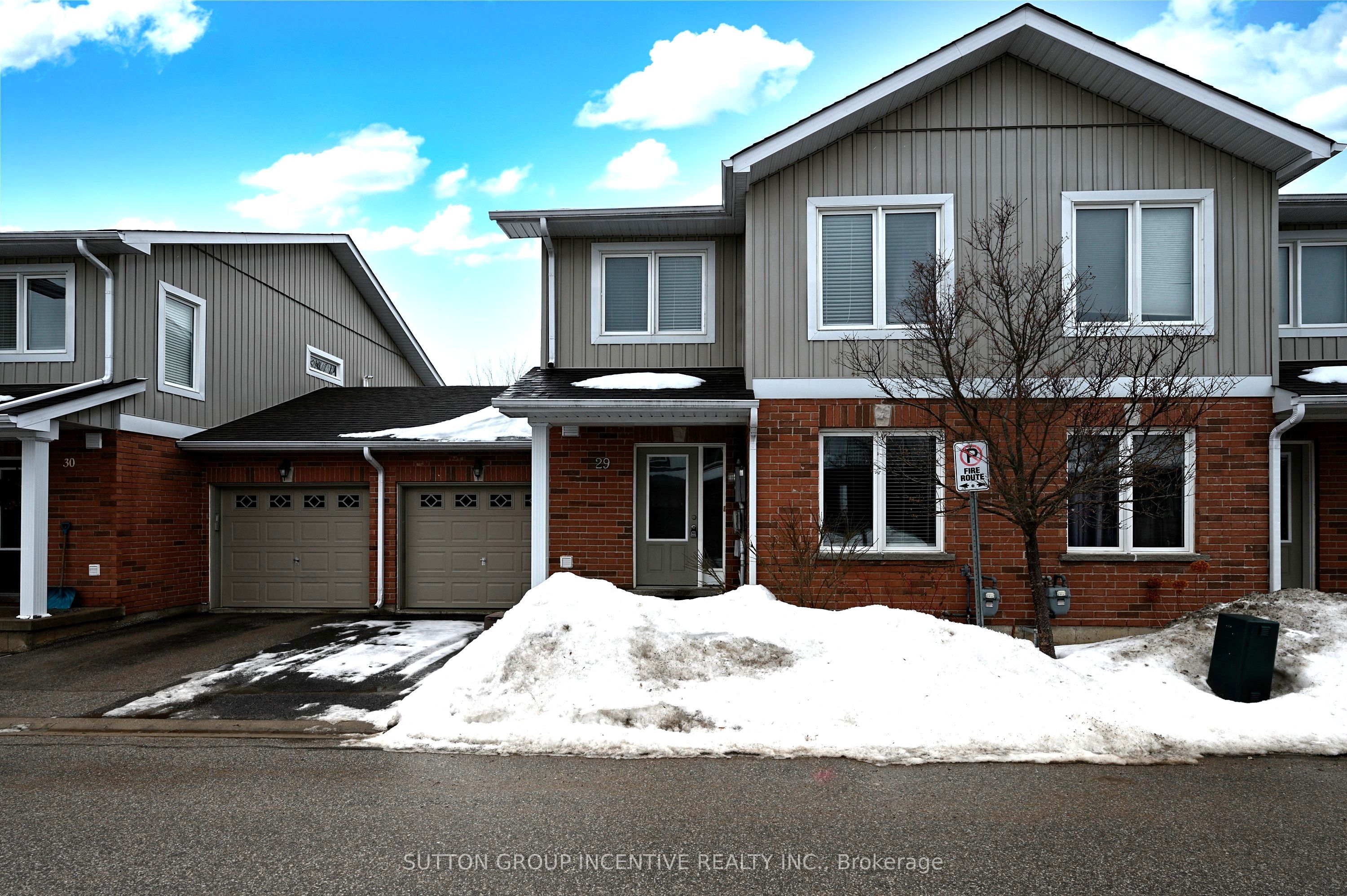 90 SOVEREIGN'S Gate 29, Barrie, ON L4N 0Y9