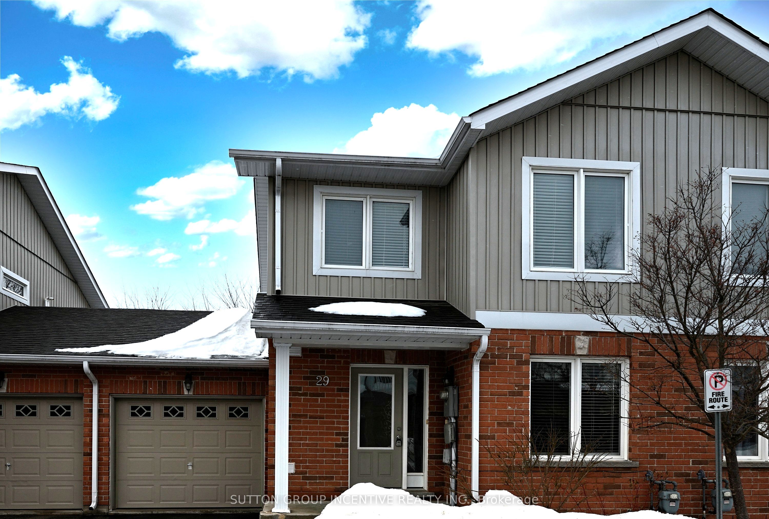 90 SOVEREIGN'S Gate 29, Barrie, ON L4N 0Y9 photo 2