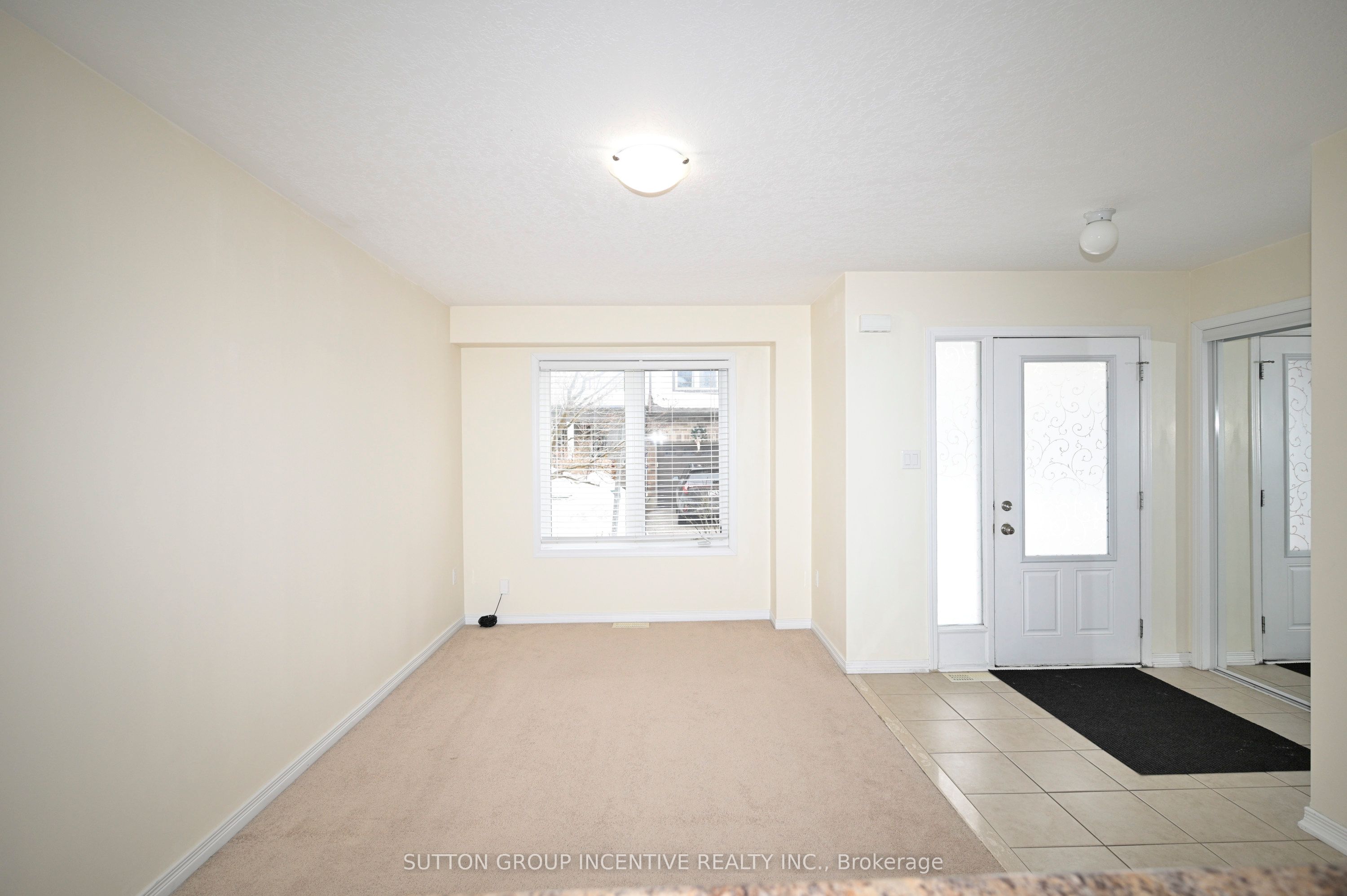 90 SOVEREIGN'S Gate 29, Barrie, ON L4N 0Y9 photo 4