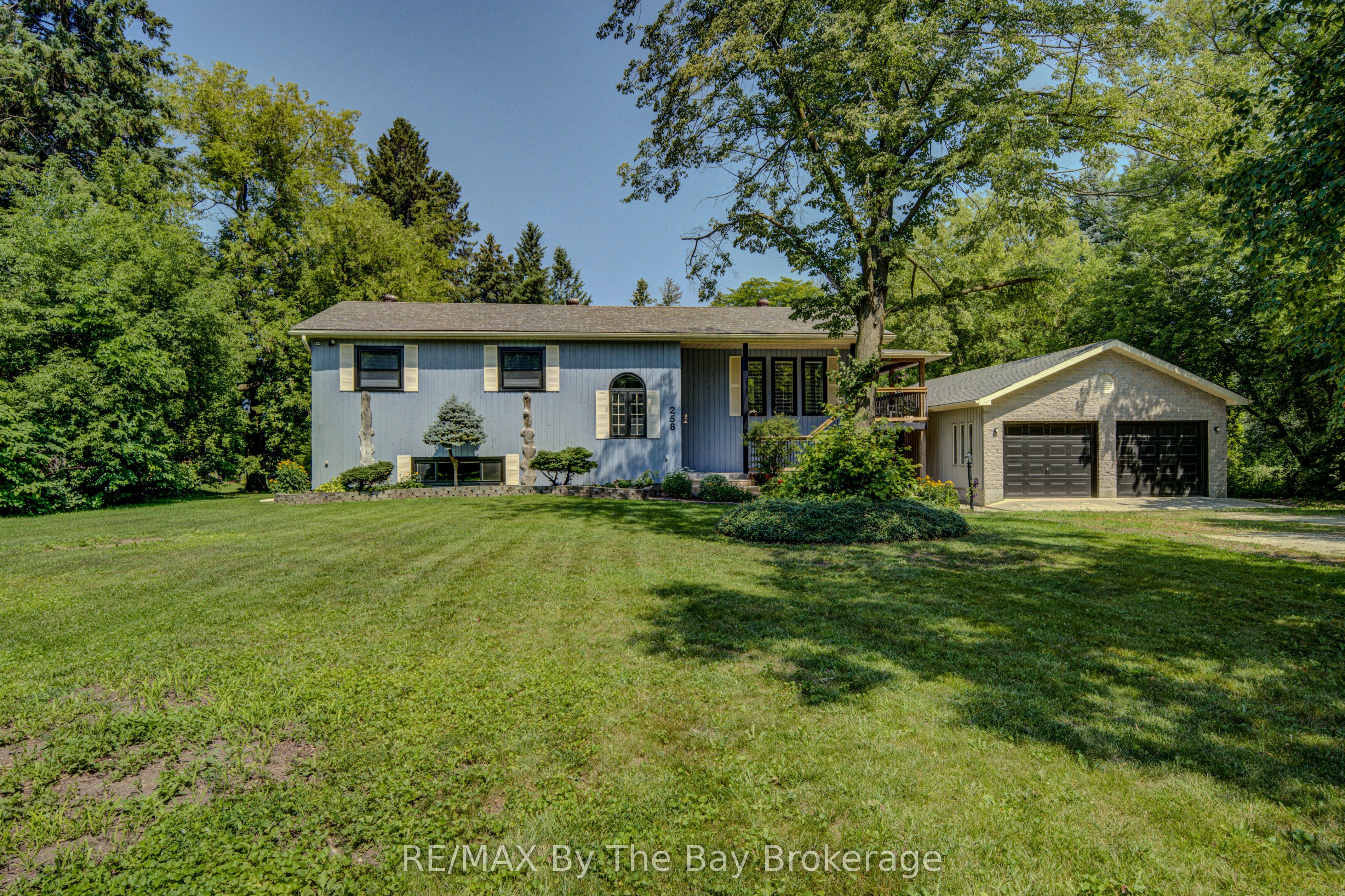 258 Sunnidale Street, Clearview, ON L0M 1S0