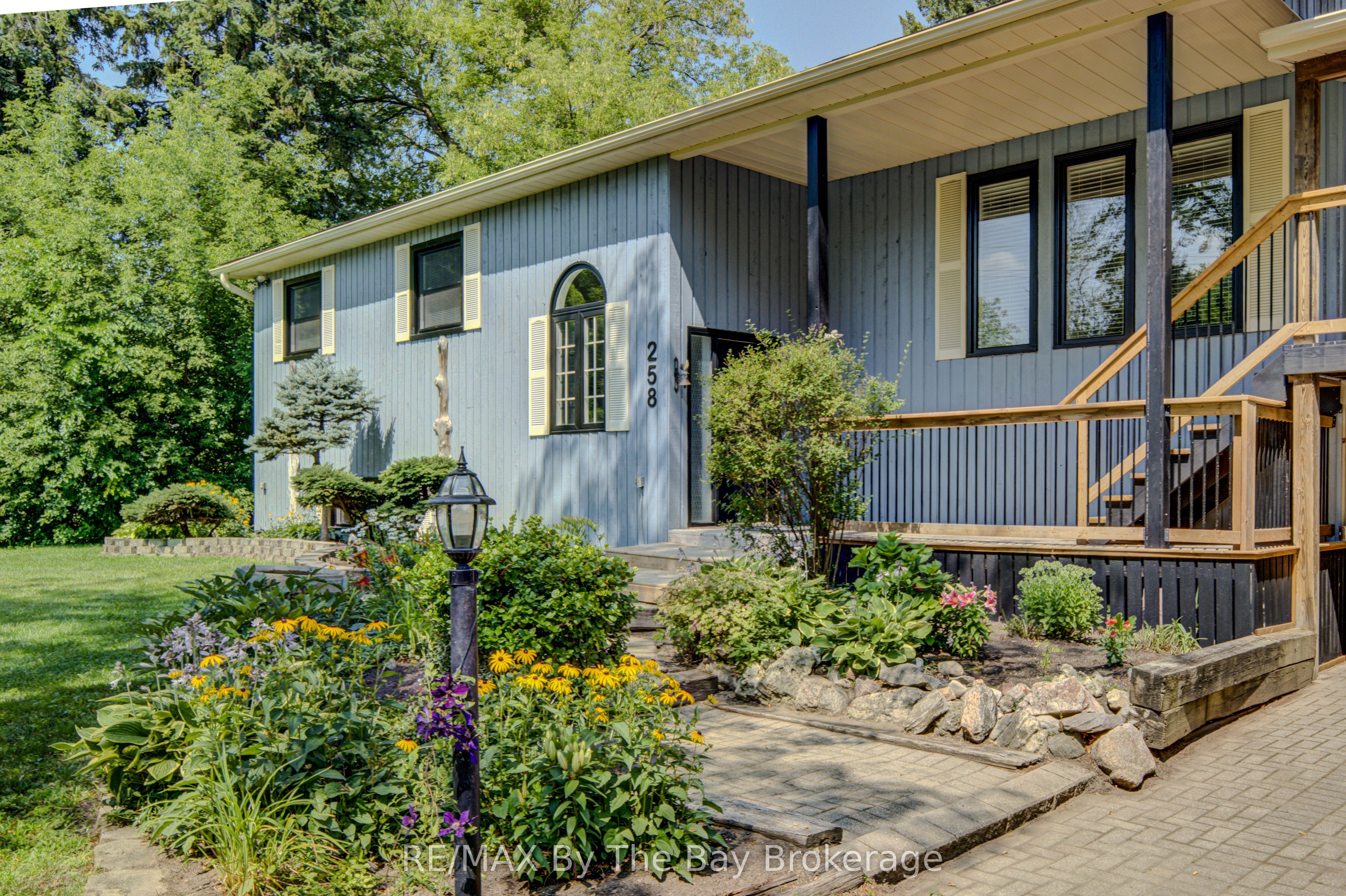 258 Sunnidale Street, Clearview, ON L0M 1S0 photo 2