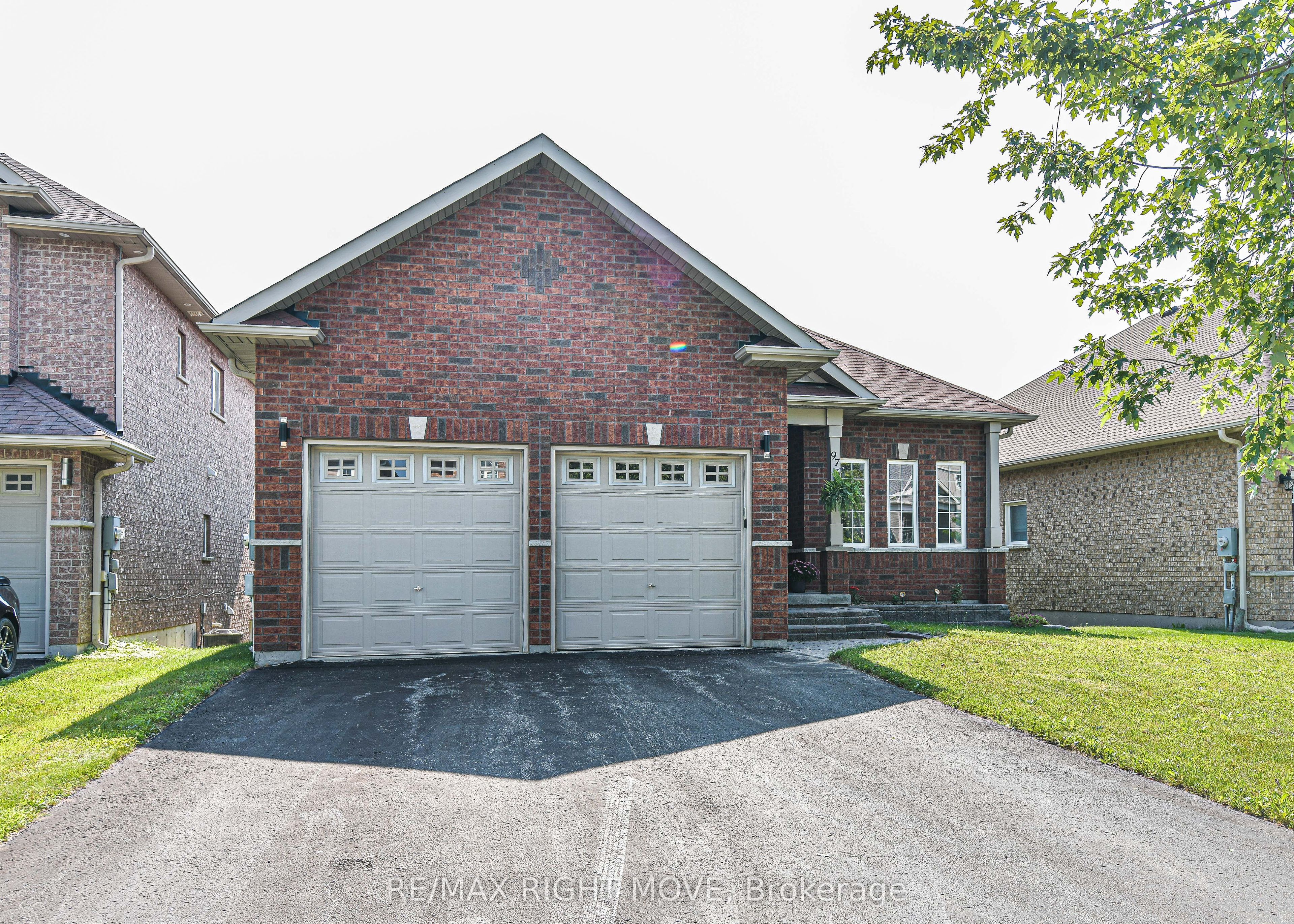 97 Atlantis Drive, Orillia, ON L3V 0A8 photo 2