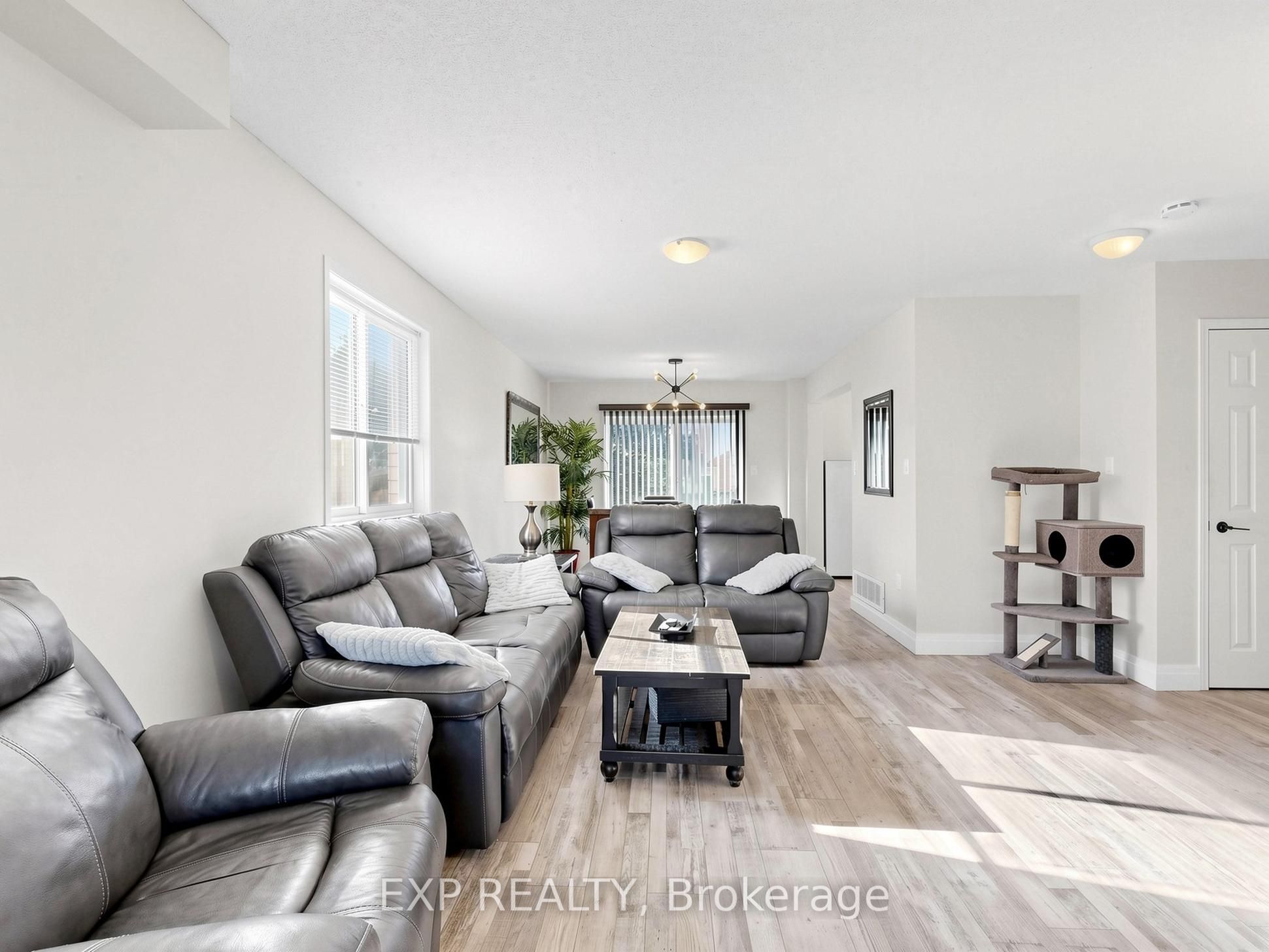 6 Booth Lane, Barrie, ON L4N 0S4 photo 2