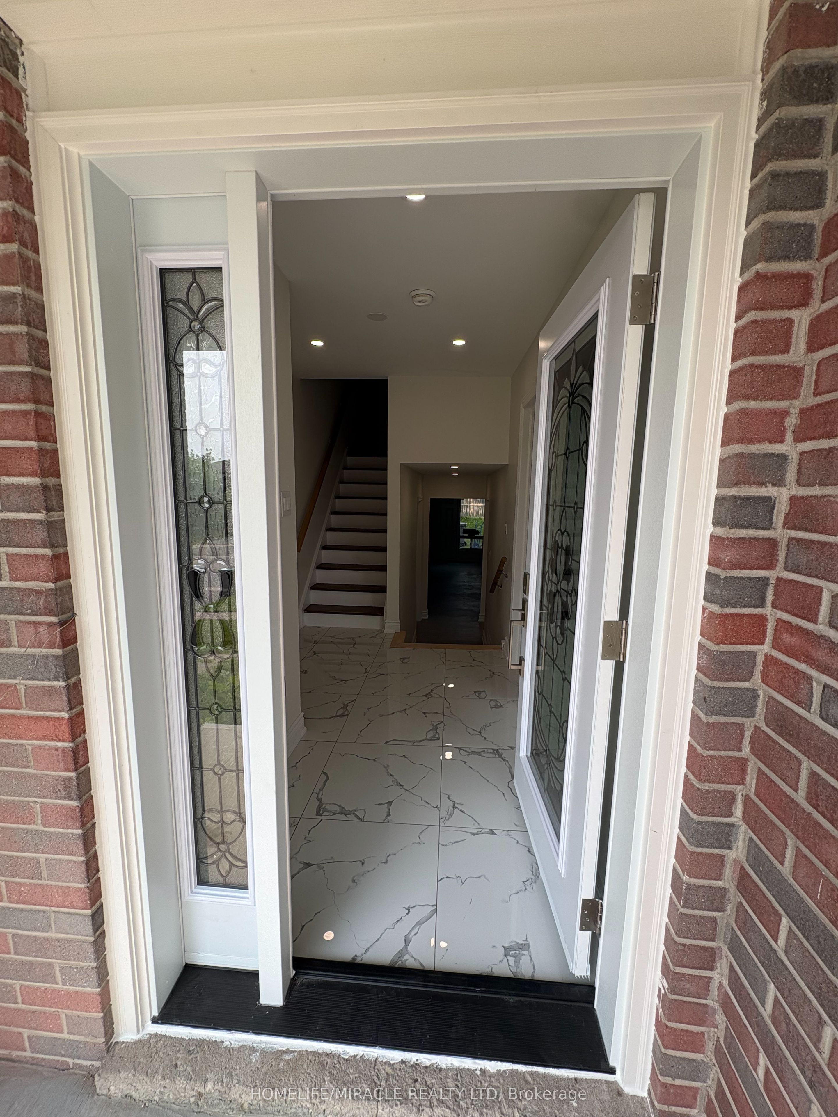 44 Sylvia Street, Barrie, ON L4M 5J4 photo 3