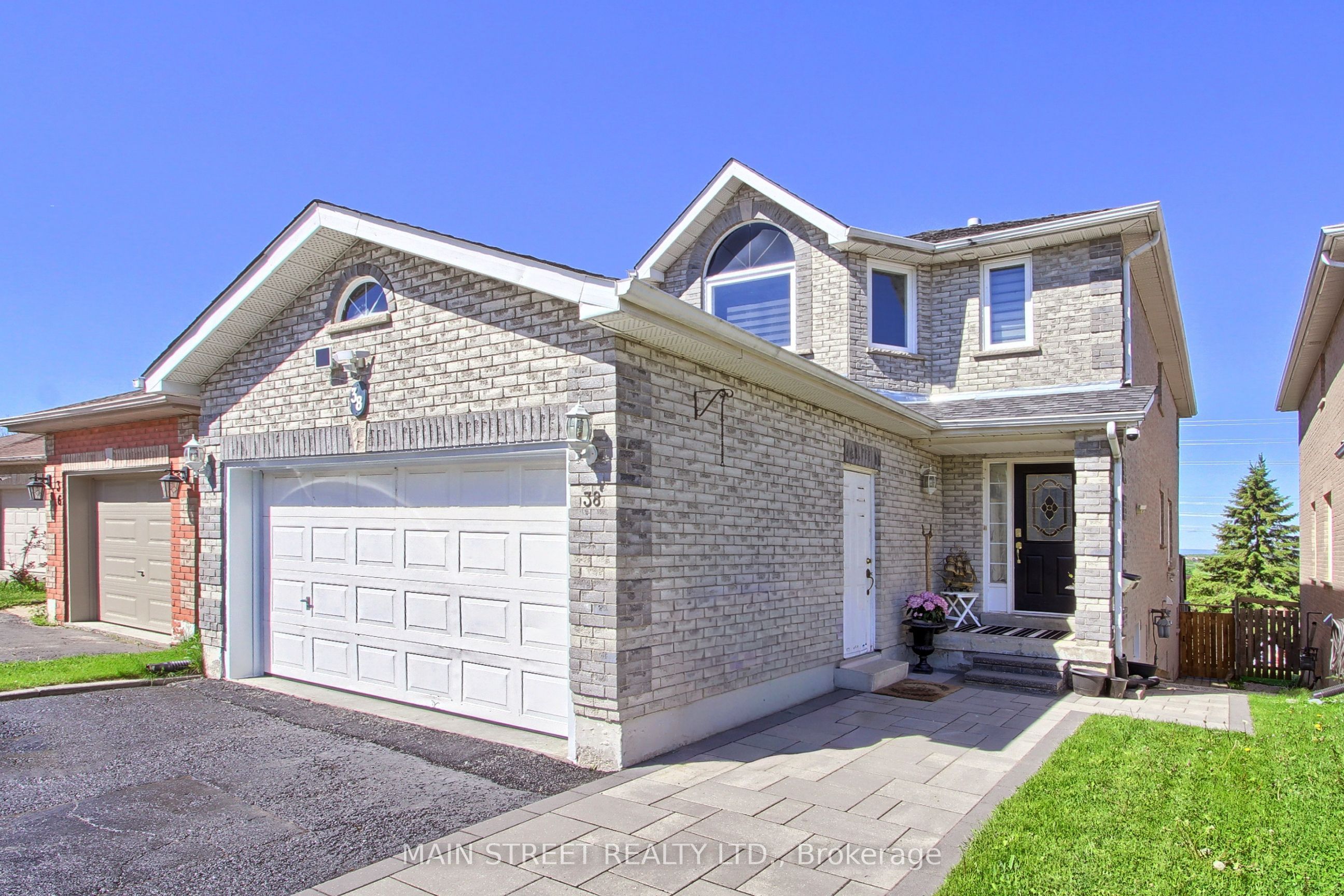 38 Sundew Drive, Barrie, ON L4N 9L8