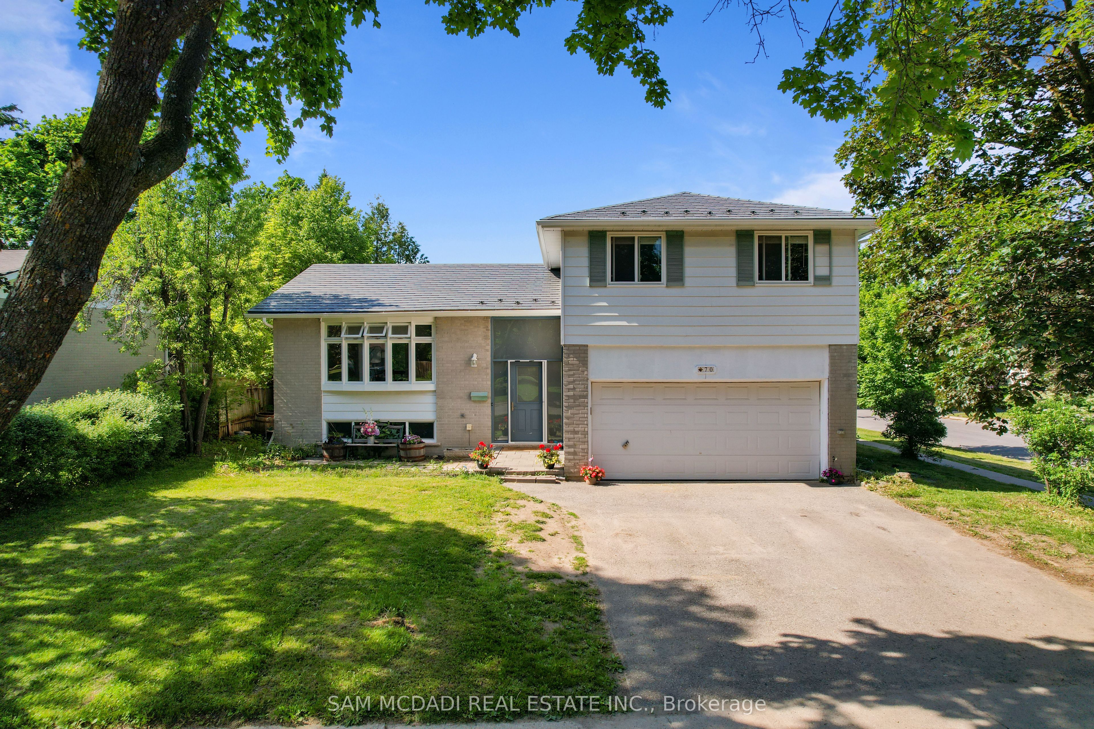 70 Briar Road, Barrie, ON L4N 3M4