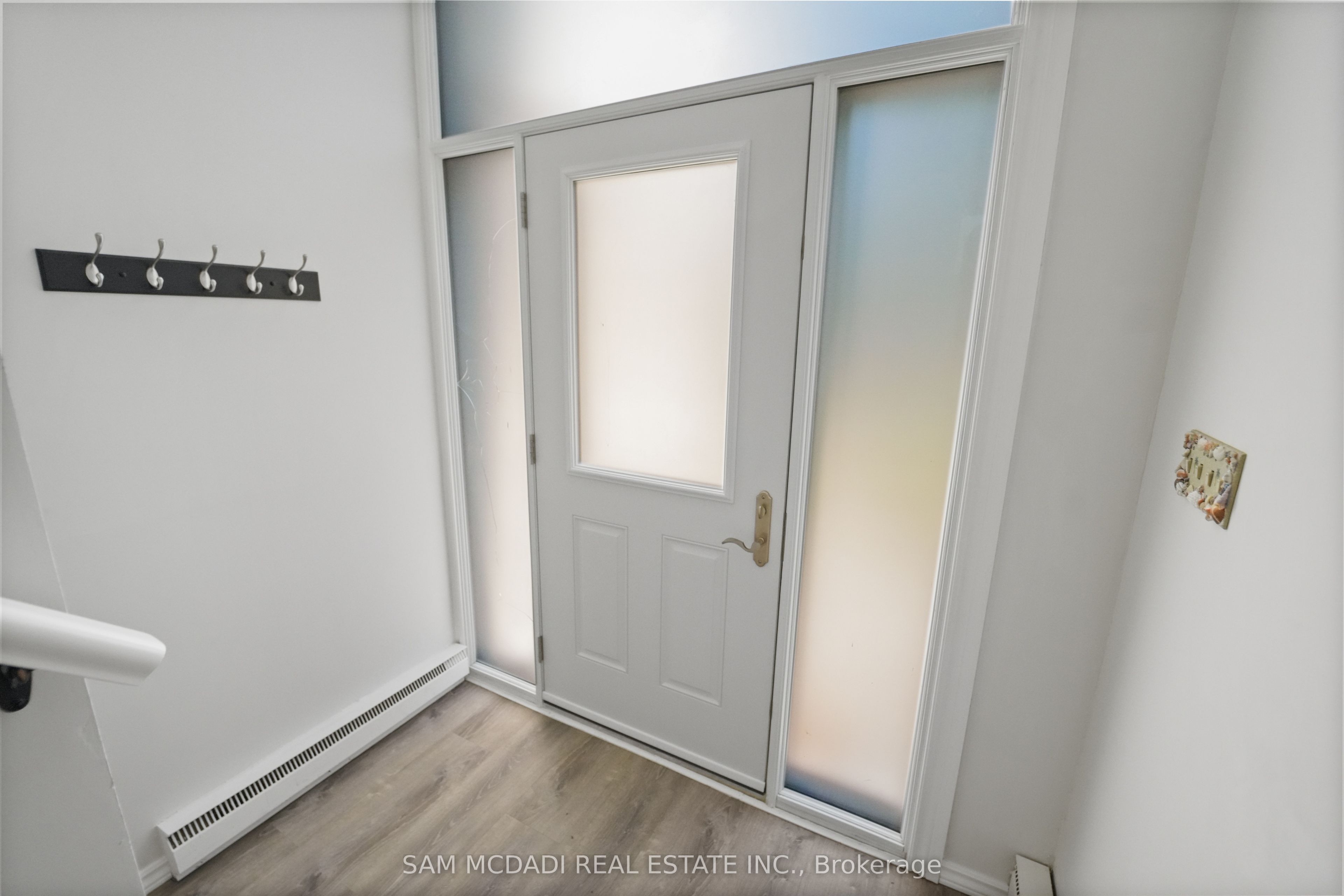 70 Briar Road, Barrie, ON L4N 3M4 photo 2