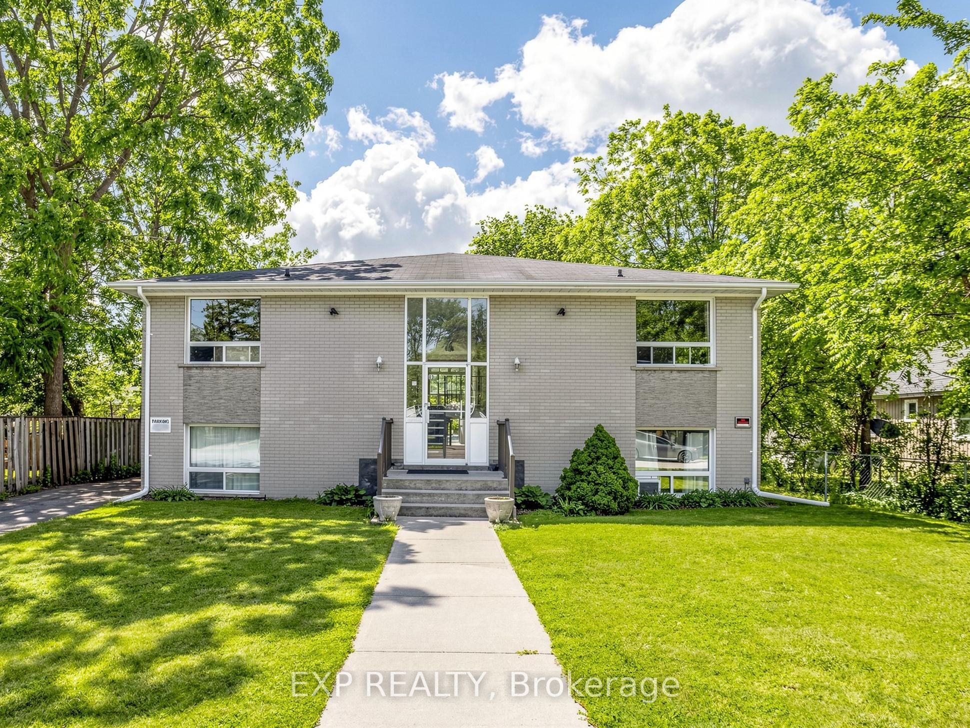 89 Donald Street, Barrie, ON L4N 1E6