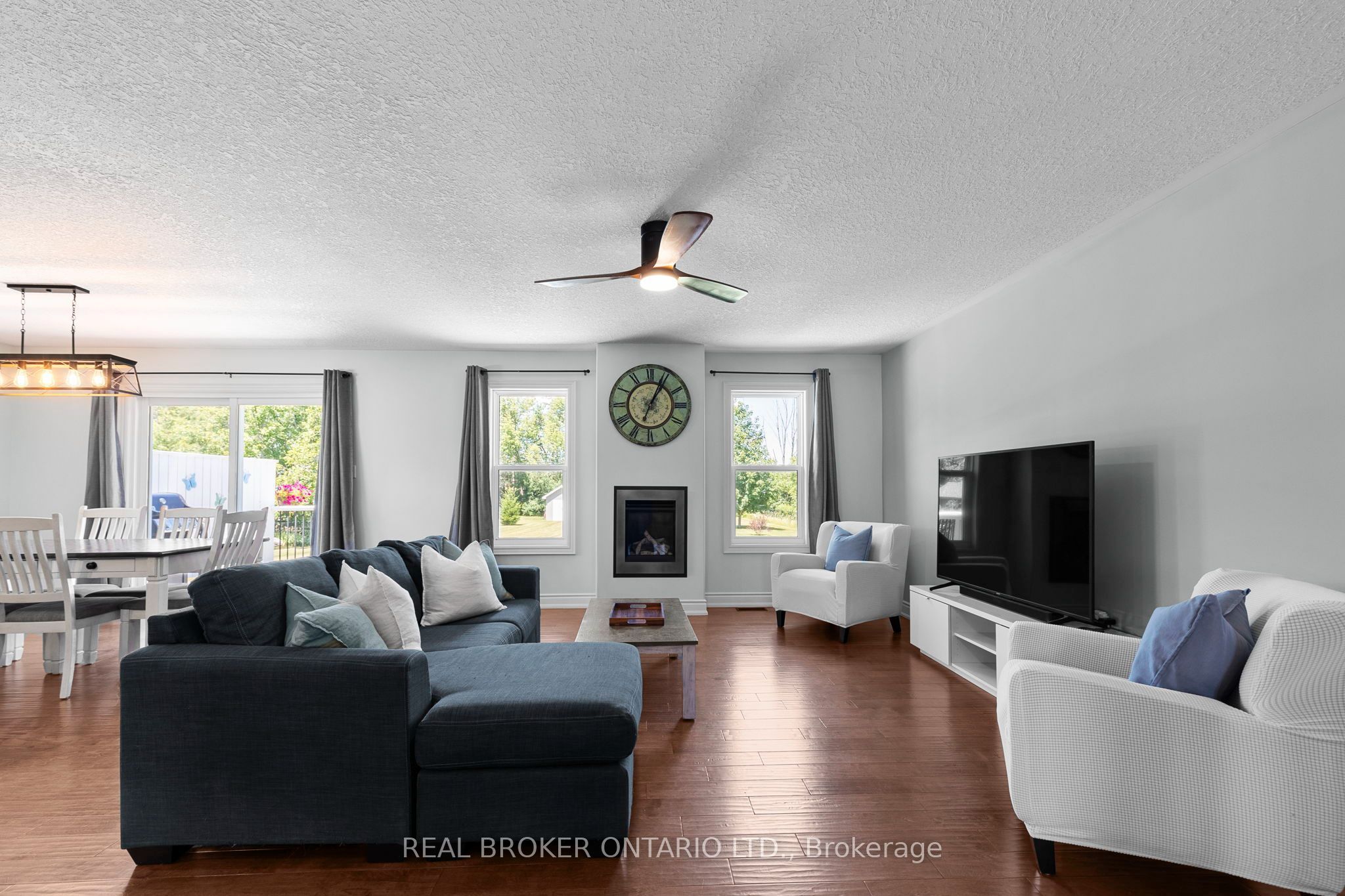 34 Merrington Avenue, Oro-Medonte, ON L3V 0R5 photo 4
