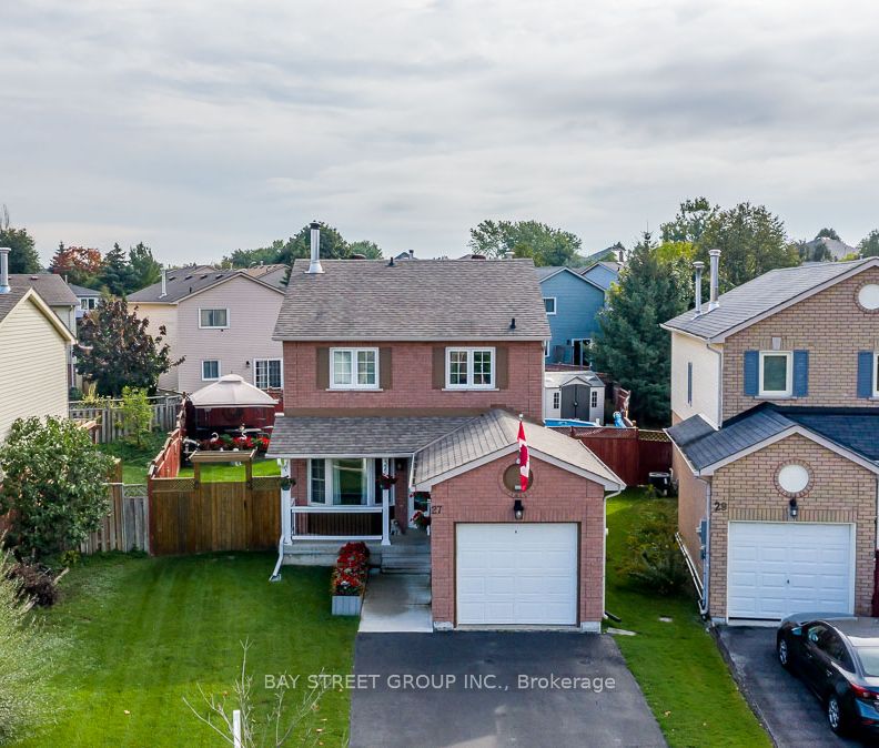 27 Lindsay Court, Barrie, ON L4M 6G5