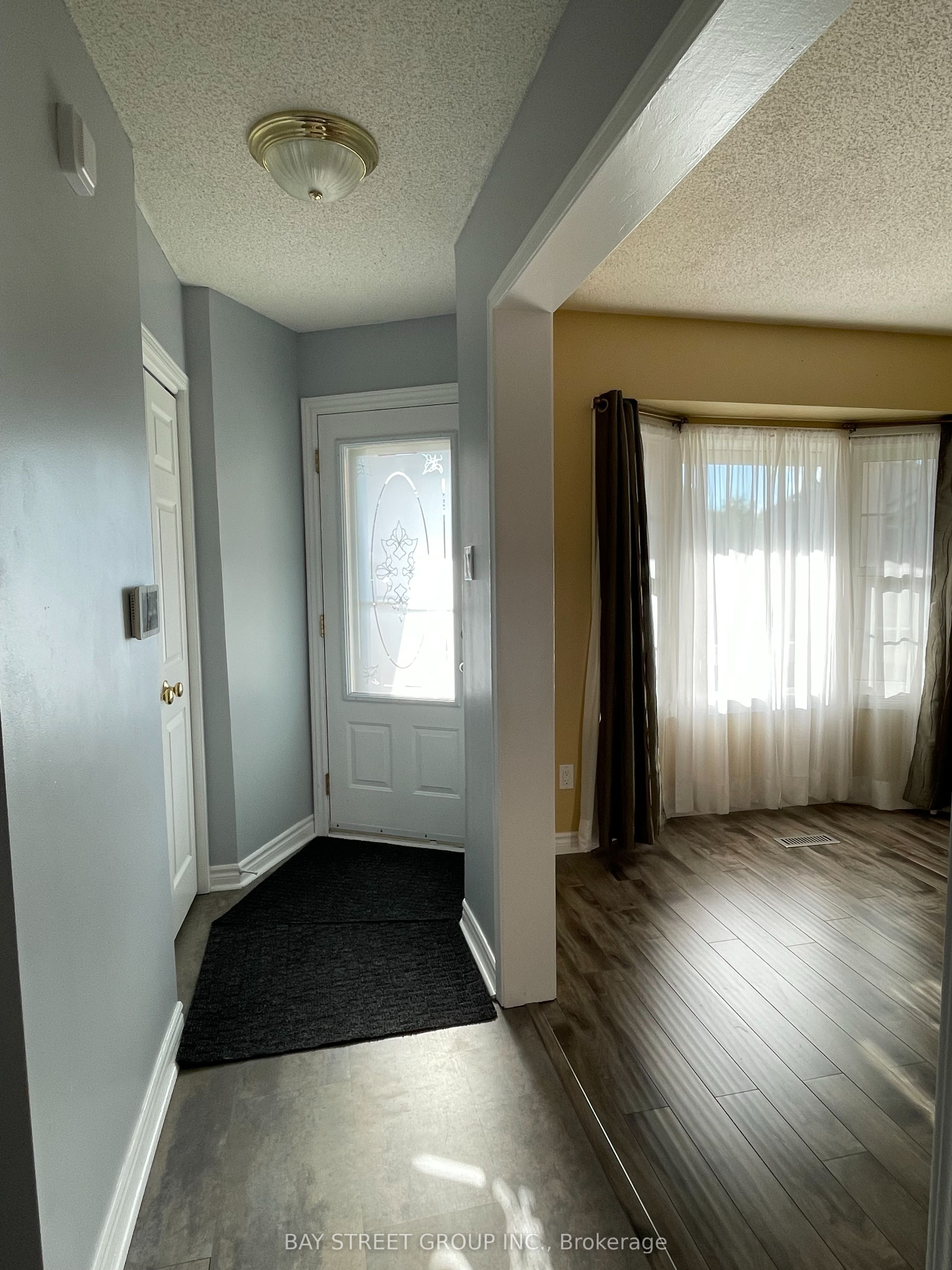 27 Lindsay Court, Barrie, ON L4M 6G5 photo 4