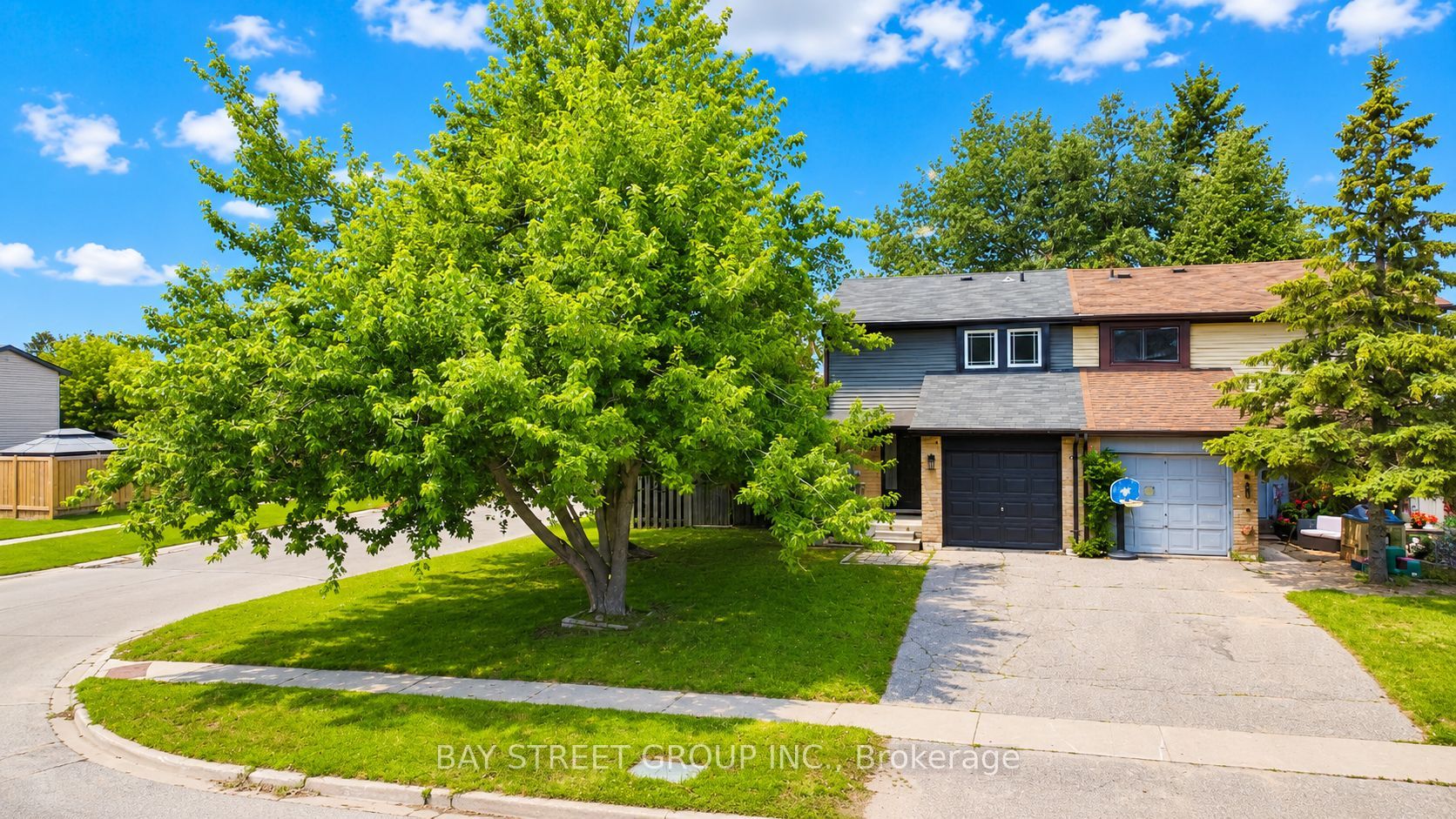 245 Browning Trail, Barrie, ON L4N 5C9