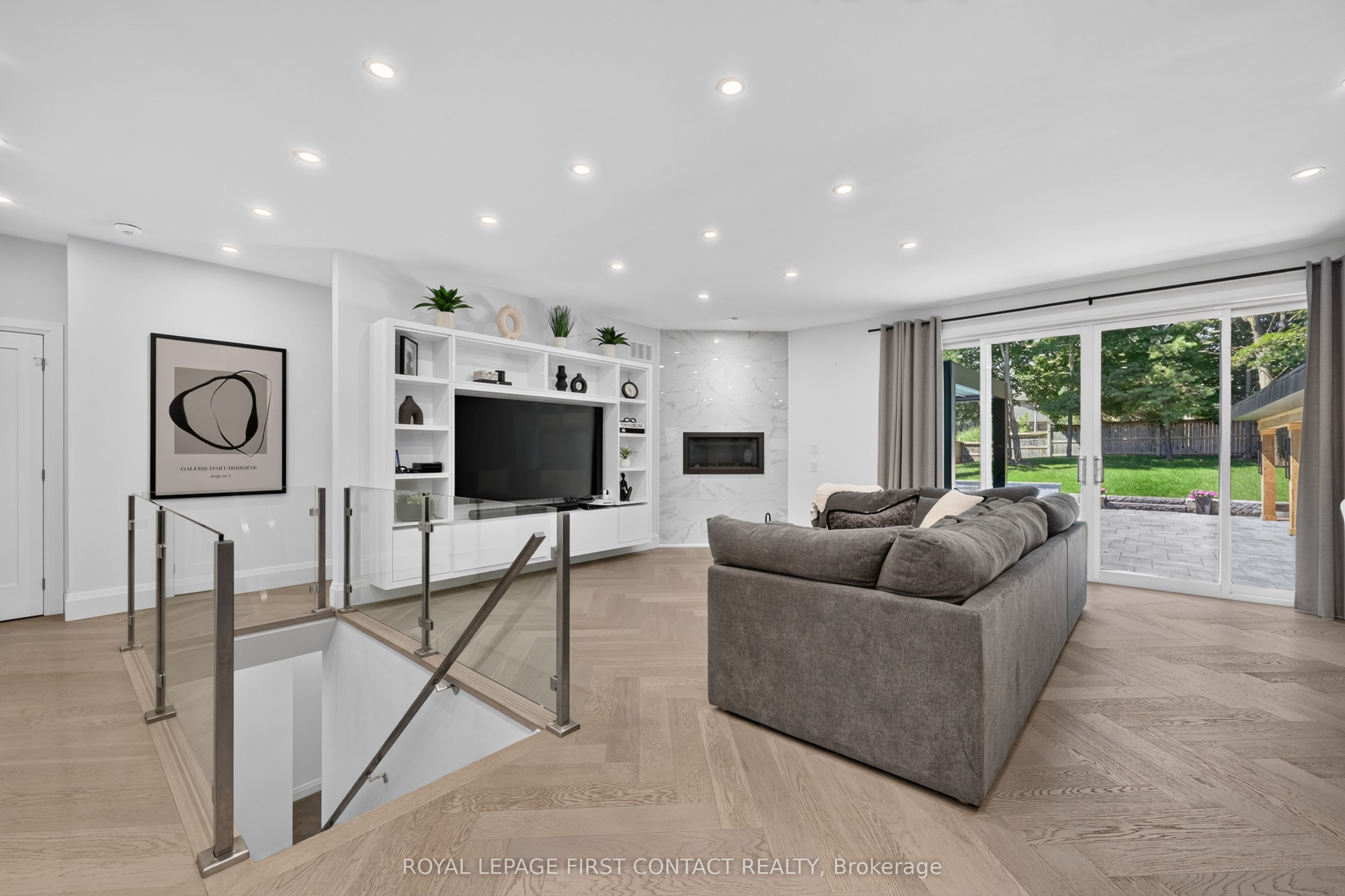 36 Grouse Glen, Barrie, ON L4N 7Z7 photo 4