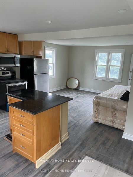 8162 Highway 12 W. Road, Oro-Medonte, ON L3V 6H2 photo 4